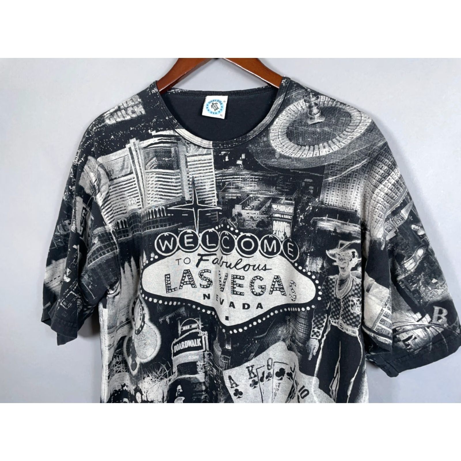 Vintage VINTAGE Chelona USA Las Vegas T-Shirt All Over Print Rhinestone Cotton Adult Large Black City Retro Size US L / EU 52-54 / 3 - 7 Thumbnail