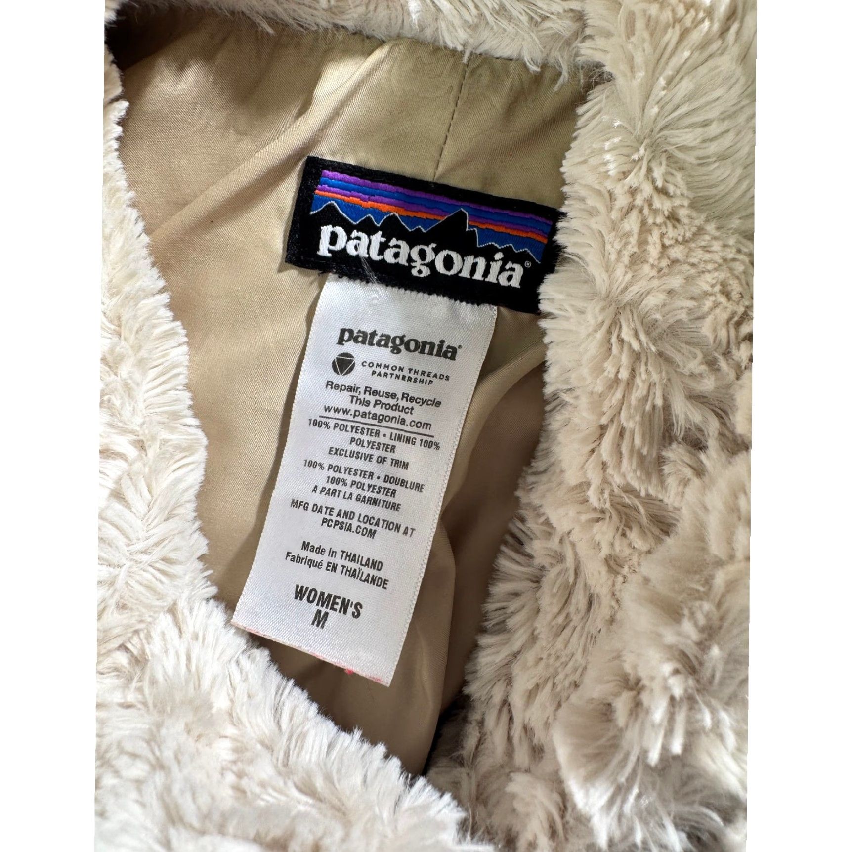 Patagonia VINTAGE Patagonia Vest Womens Medium Cream Pelage Faux Fur Asymmetrical Zip Up Pockets Size M / US 6-8 / IT 42-44 - 4 Thumbnail