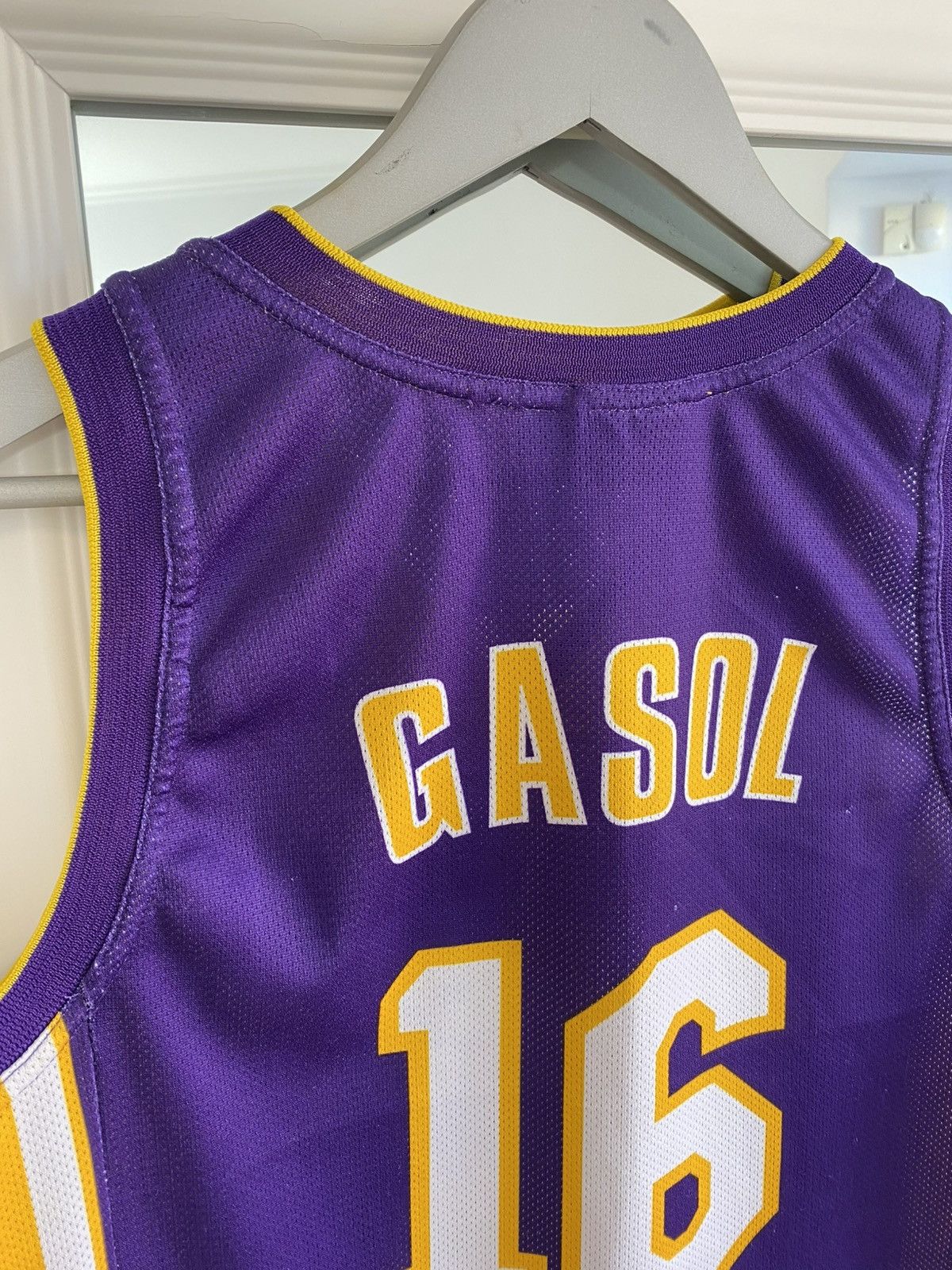Champion Vintage champion Lakers NBA Jersey 16 Gasol ! Size US S / EU 44-46 / 1 - 6 Thumbnail