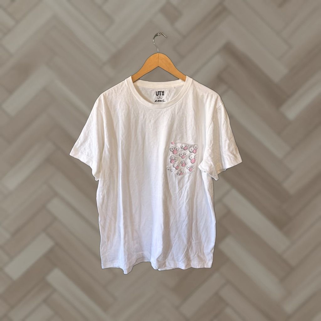 Uniqlo VINTAGE Uniqlo x Kaws Mens White Short Sleeve Graphic Pocket T-shirt XL Size US XL / EU 56 / 4 - 1 Thumbnail