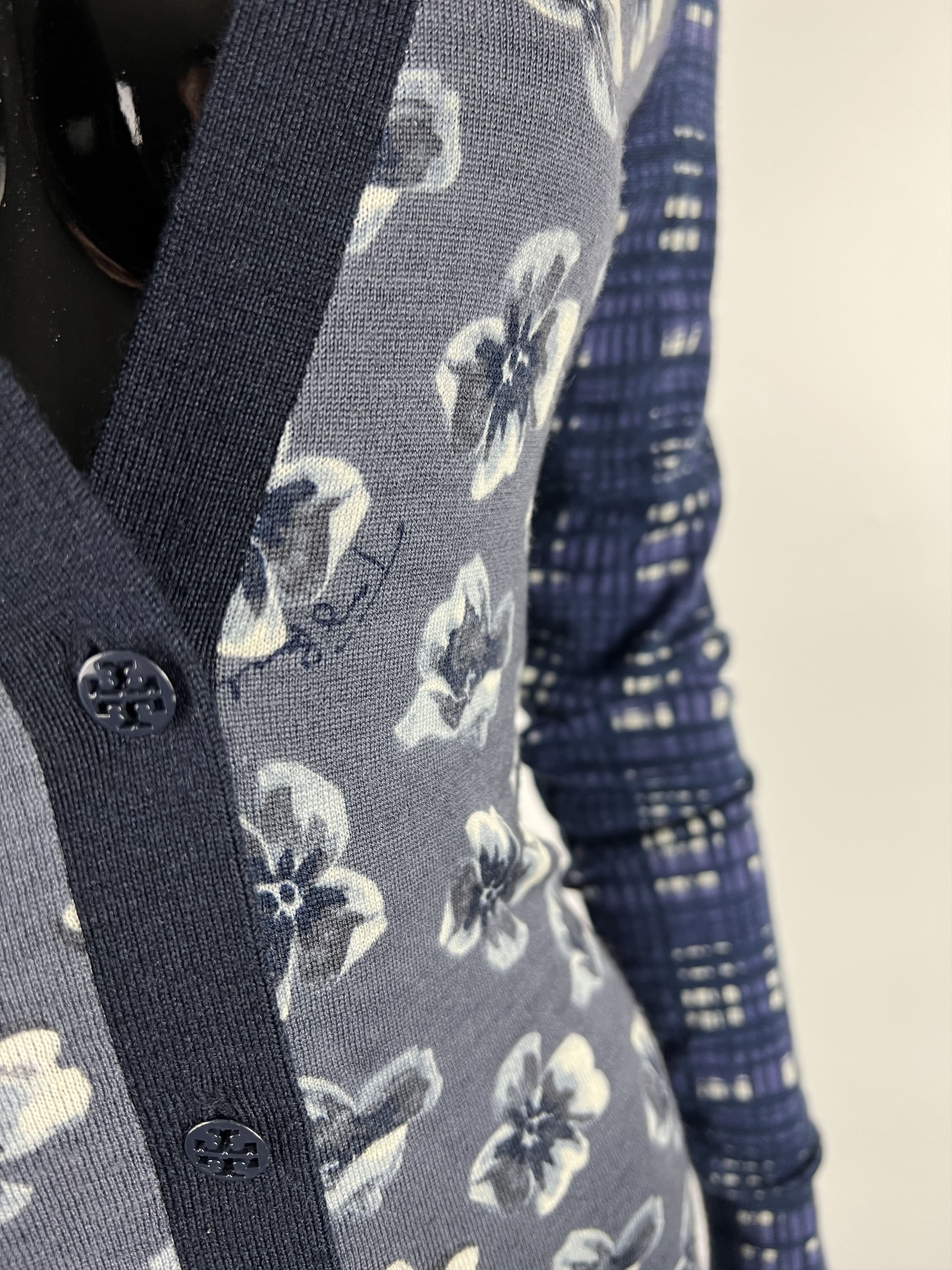 Tory Burch Tory Burch 100% Wool Floral Print Cardigan Size S Size S / US 4 / IT 40 - 6 Thumbnail