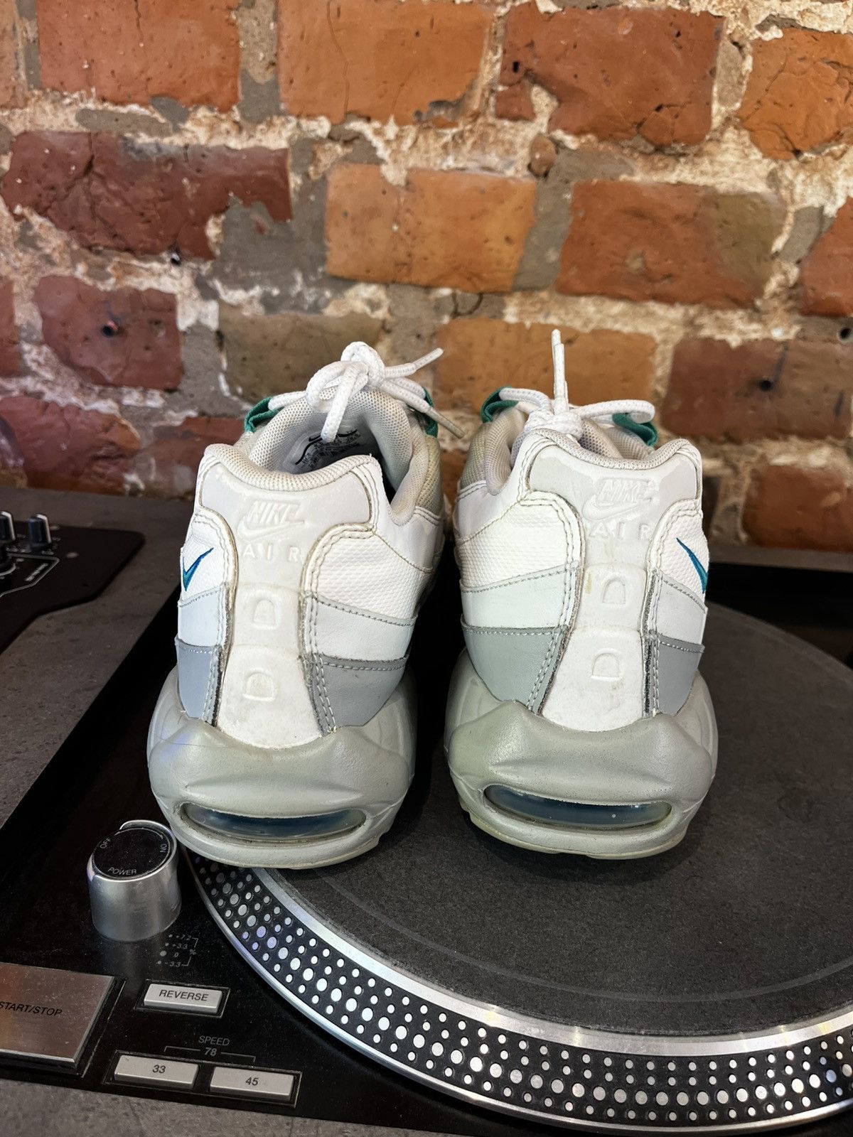 Nike Nike Air Max 95 Essential Clear Emerald 2018 Size US 10 / EU 43 - 4 Thumbnail