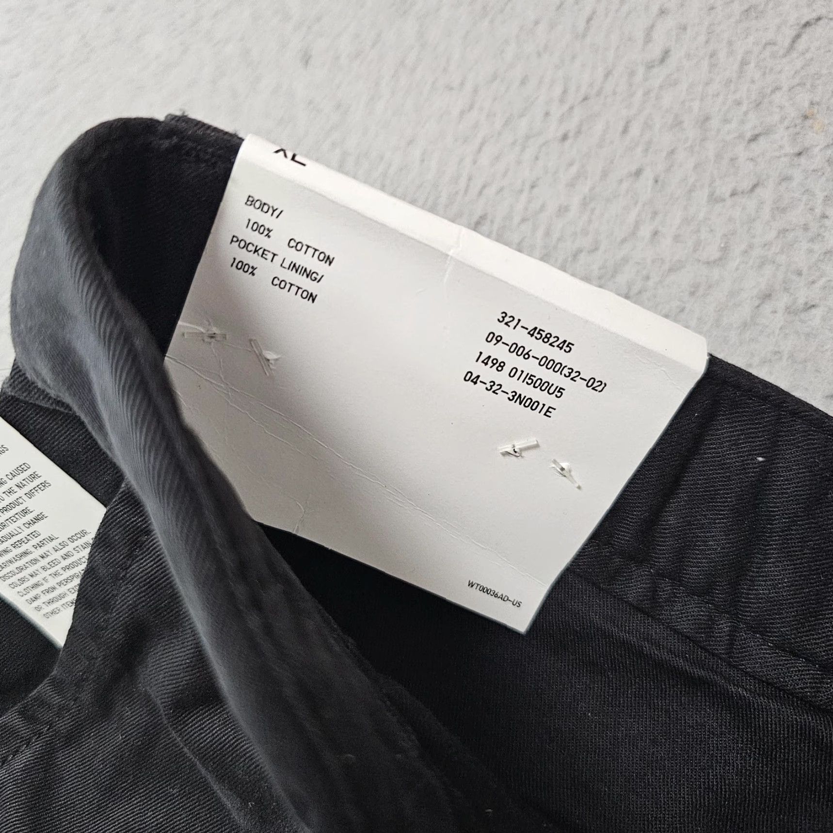 Uniqlo Uniqlo Mens XL Black Chino Shorts 9 Inseam Drawstring Flat Front Casual Cotton Size US 36 / EU 52 - 2 Thumbnail