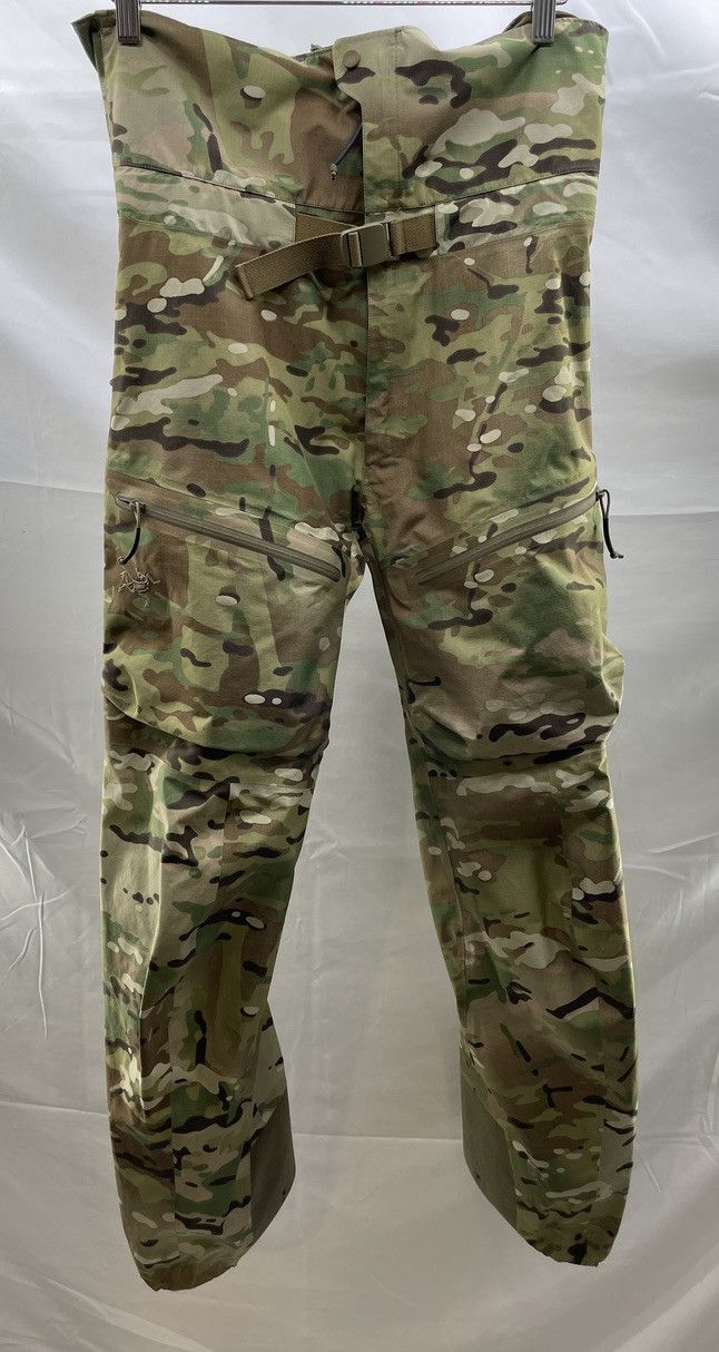 Arc'teryx ARCTERYX LEAF Alpha Gen 2 Multicam Gore Tex Pro Bib Pant Size US 32 / EU 48 - 1 Thumbnail