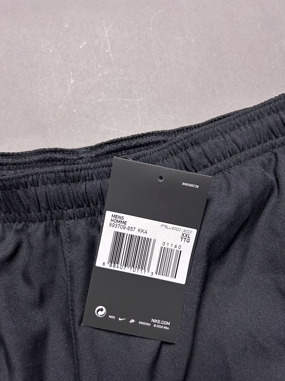 Nike Nike black nylon track pants small swoosh drill Y2K Size US 36 / EU 52 - 4 Thumbnail