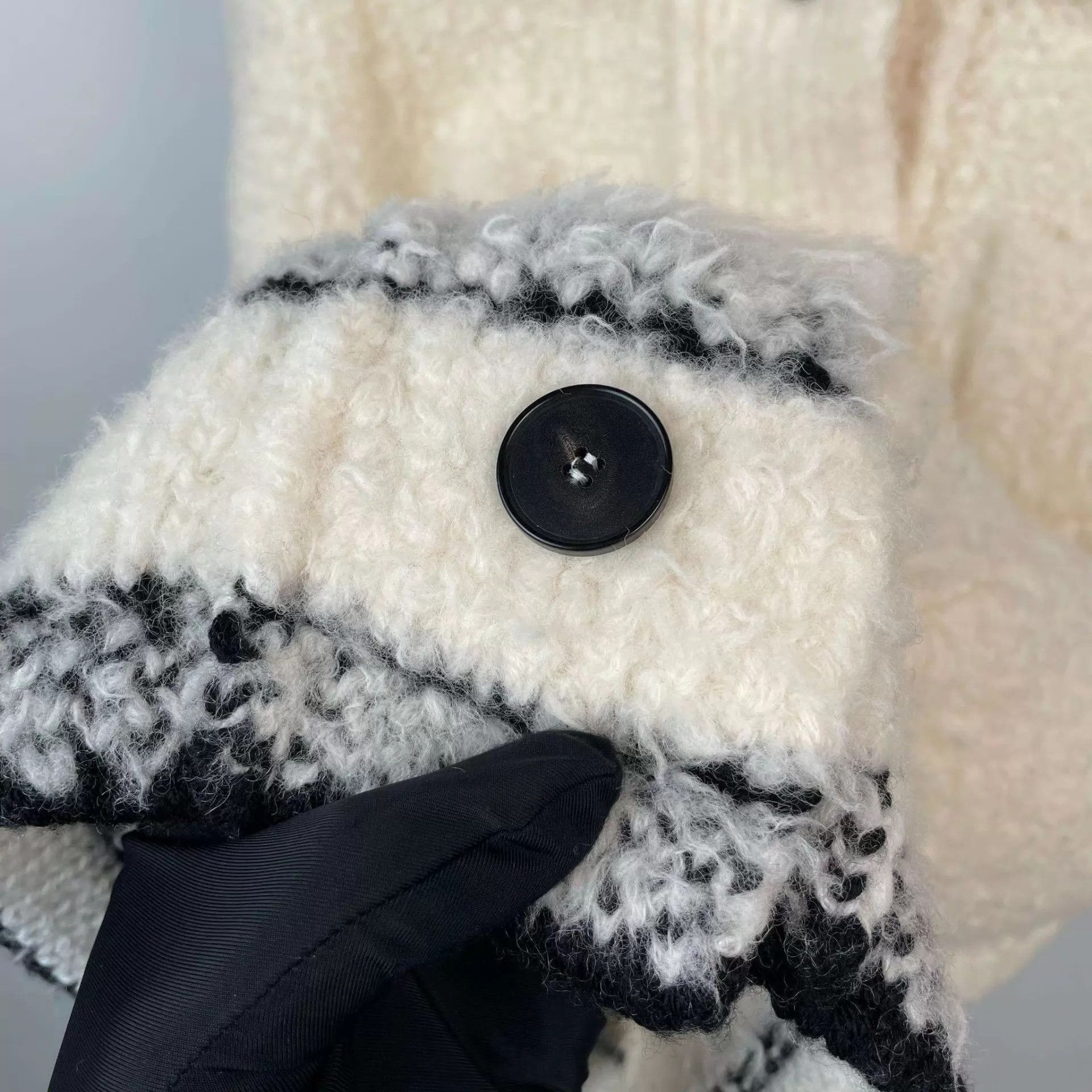 Dior Dior Lamb Wool Coat White XS Size XS / US 0-2 / IT 36-38 - 9 Thumbnail