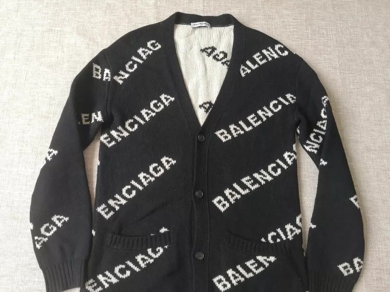 Balenciaga Balenciaga Women's full print cardigan sweater, knitwear Size XS / US 0-2 / IT 36-38 - 2 Thumbnail