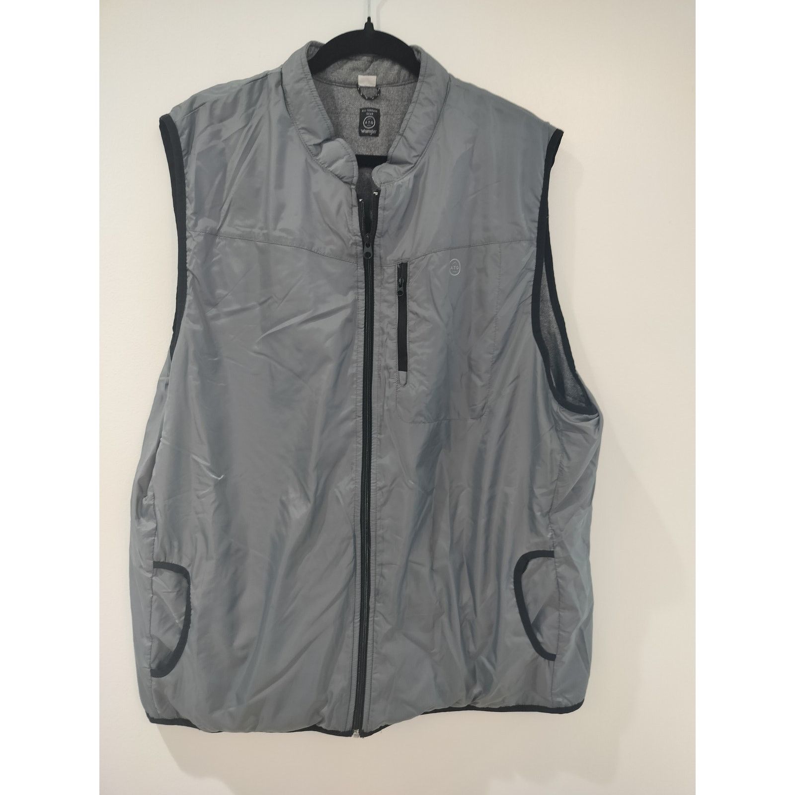 Wrangler Wrangler Men’s All Terrain Reversible Vest Size XLT Pockets Size US XL / EU 56 / 4 - 5 Thumbnail