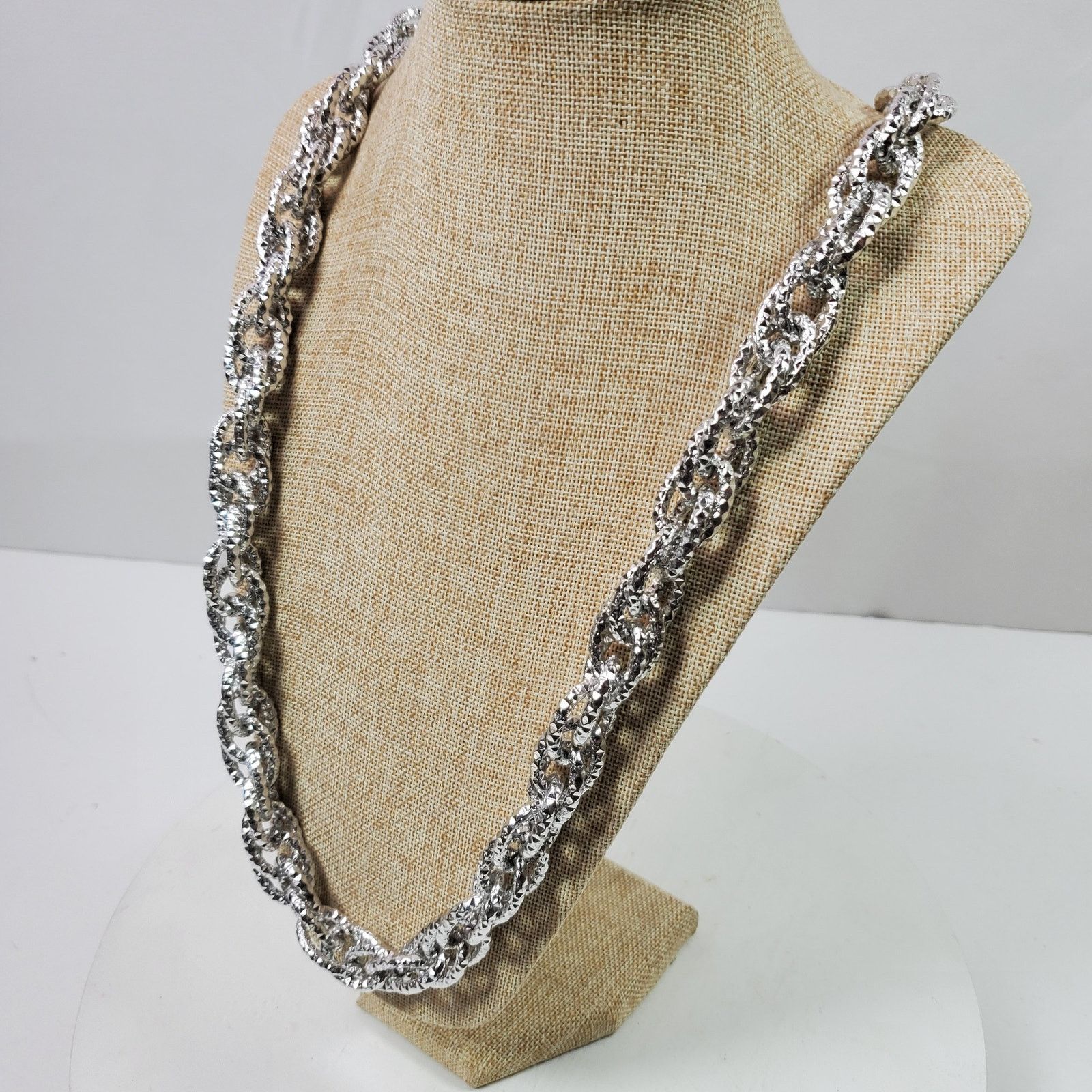 The Unbranded Brand Bling Beveled BIG Statement Chain Silver Tone 32 Inch Size ONE SIZE - 4 Thumbnail