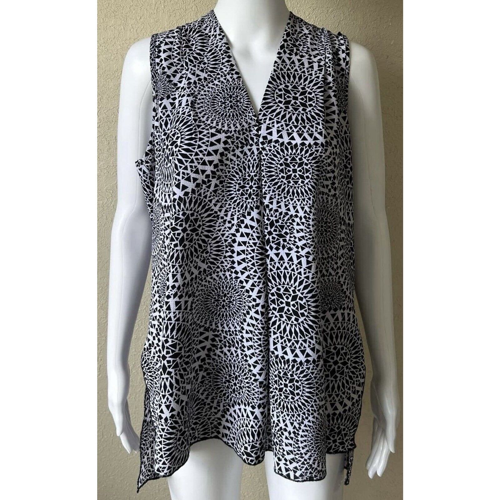 Other Grey & Gray | Geometric Pattern Sleeveless Blouse | Medium Size M / US 6-8 / IT 42-44 - 1 Thumbnail