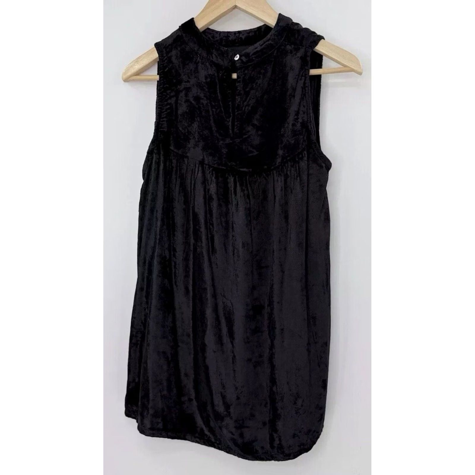 Vintage World Market Women’s Black Embroidered Velour Sleeveless Blouse S/M Boho Shirt Women Vintage No Size S / US 4 / IT 40 - 2 Thumbnail