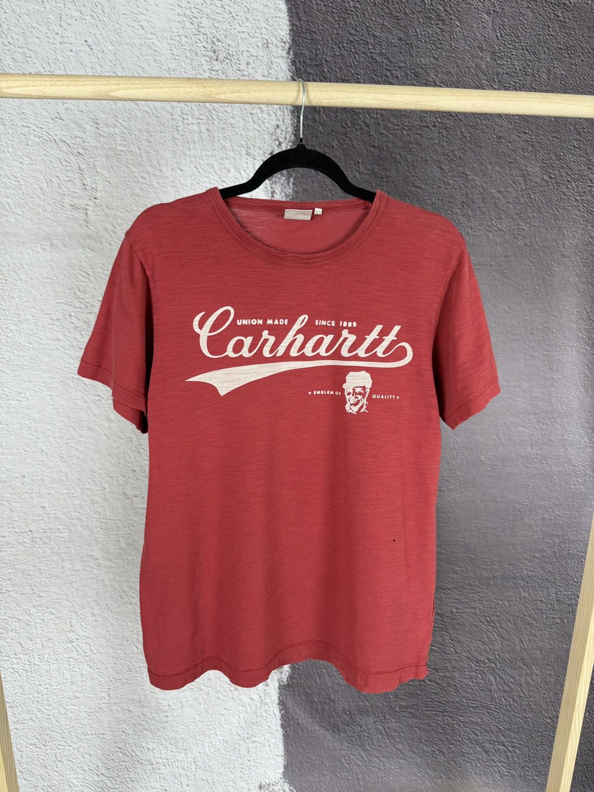 Carhartt Carhartt Union Made red big logo vintage distressed tee Size US S / EU 44-46 / 1 - 1 Thumbnail