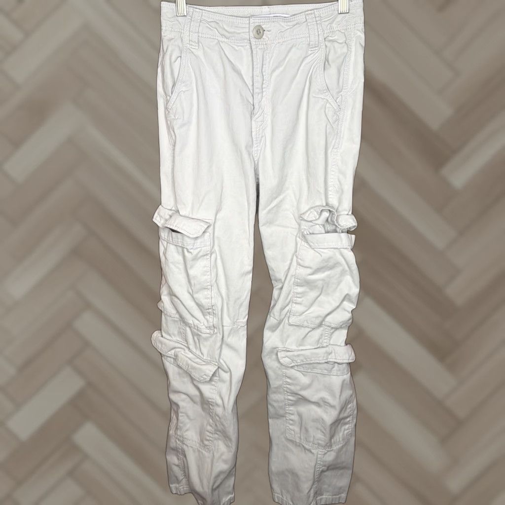 Bershka Bershka Cargo Pant Women Size 2 Beige Medium Rise Straight-Leg Cotton Canvas Pants Size 26" / US 2 / IT 38 - 1 Thumbnail