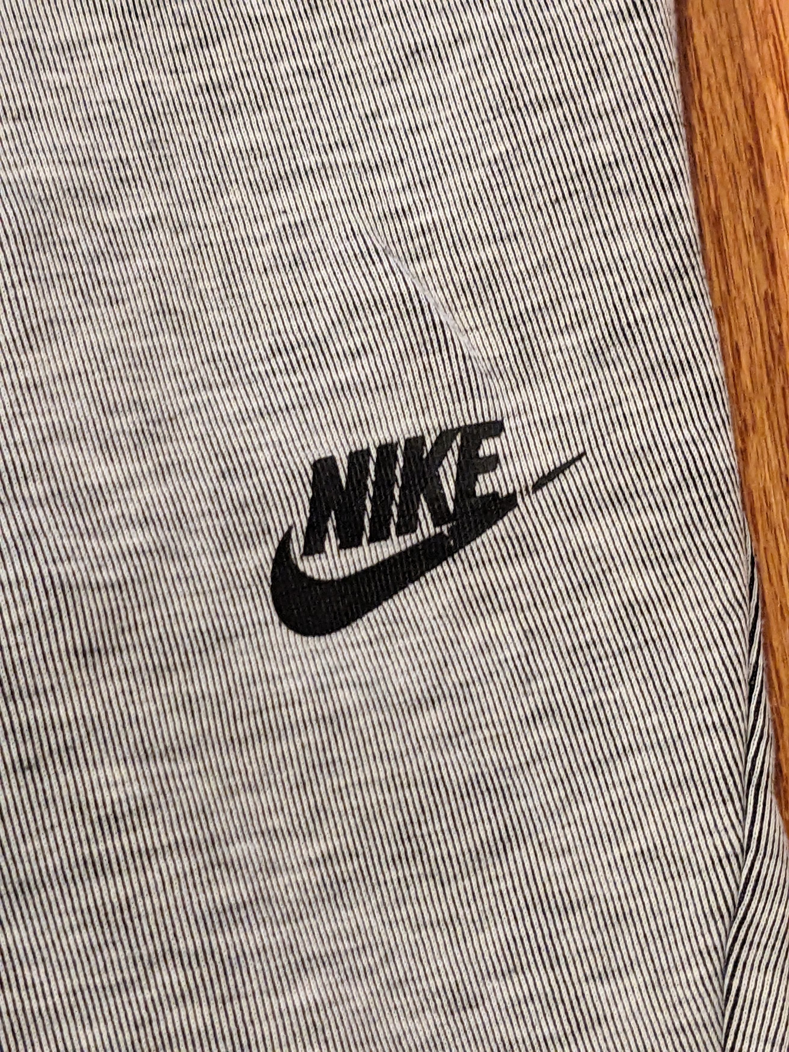 Nike × Vintage Vintage 2010's Nike Tech Fleece Gray Medium Sweat Shorts Size US 30 / EU 46 - 2 Thumbnail