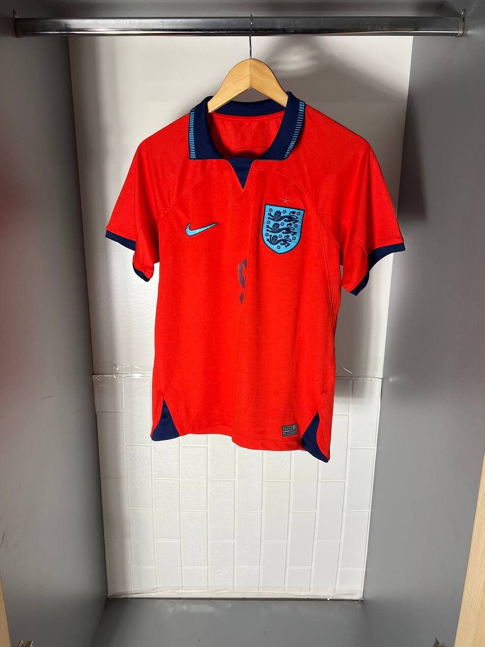 Vintage VERY RARE NIKE ENGLAND KANE 9 BAYERN SOCCER JERSEY Y2K Size US S / EU 44-46 / 1 - 3 Thumbnail