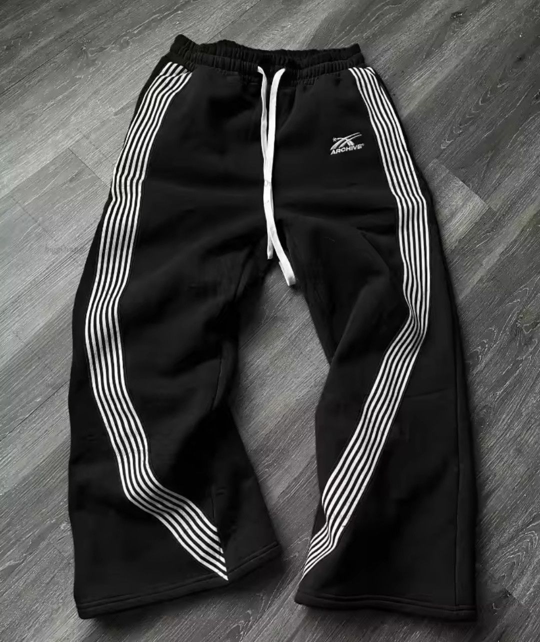 Other Streetwear black sweatpants stripe drawstring Size US 30 / EU 46 - 1 Preview