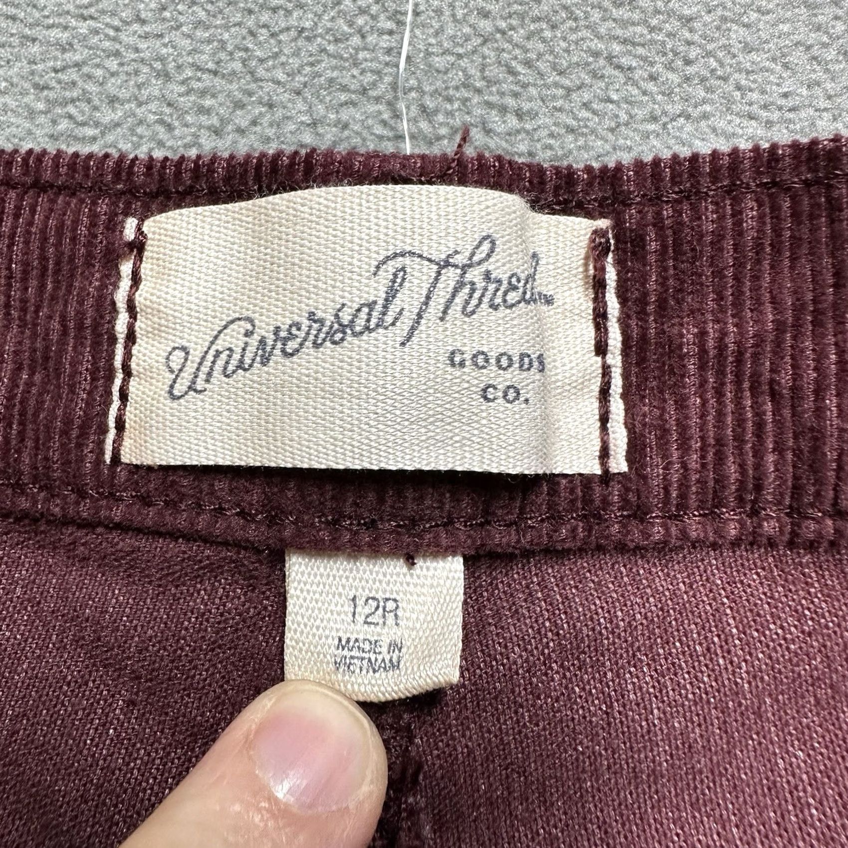 Vintage Universal Thread Pants Womens 12R Maroon Red High Rise Easy Barrel Corduroy EUC Size 34" / US 12 / IT 48 - 7 Thumbnail