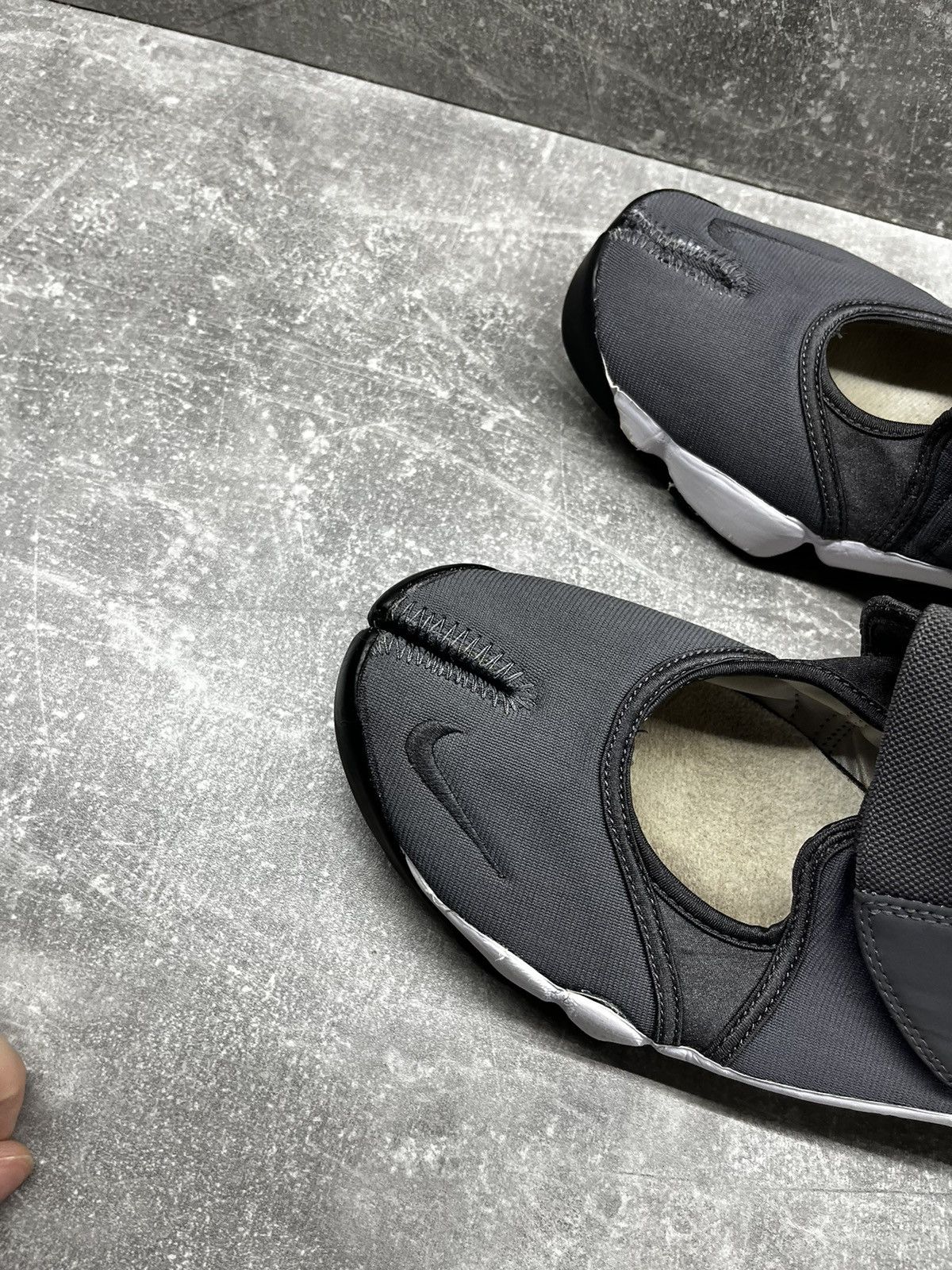 Nike × Vintage Vintage Nike Air Rift Sandals Tabi Black Shoes Vintage Y2k Size US 9 / EU 42 - 13 Thumbnail