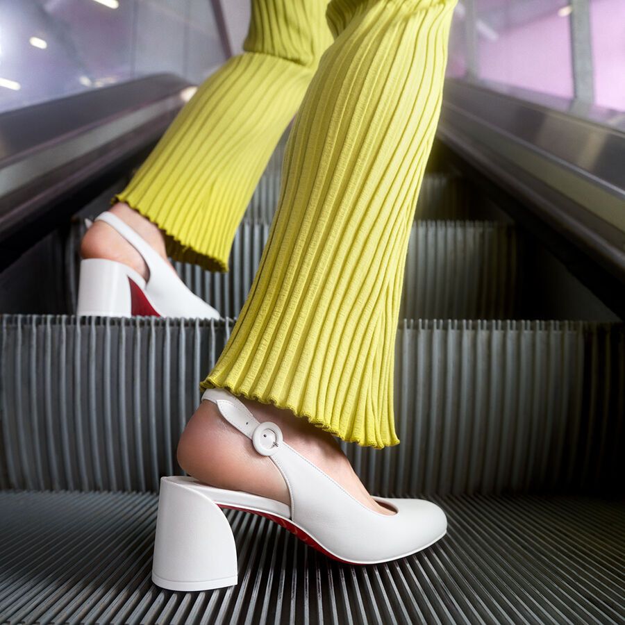 o1s1wg110225 Mules in White