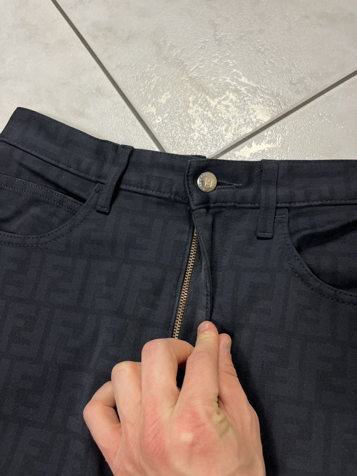 Designer × Fendi × Vintage Vintage Fendi monogram full print casual pants trousers logo Size 33" - 12 Thumbnail