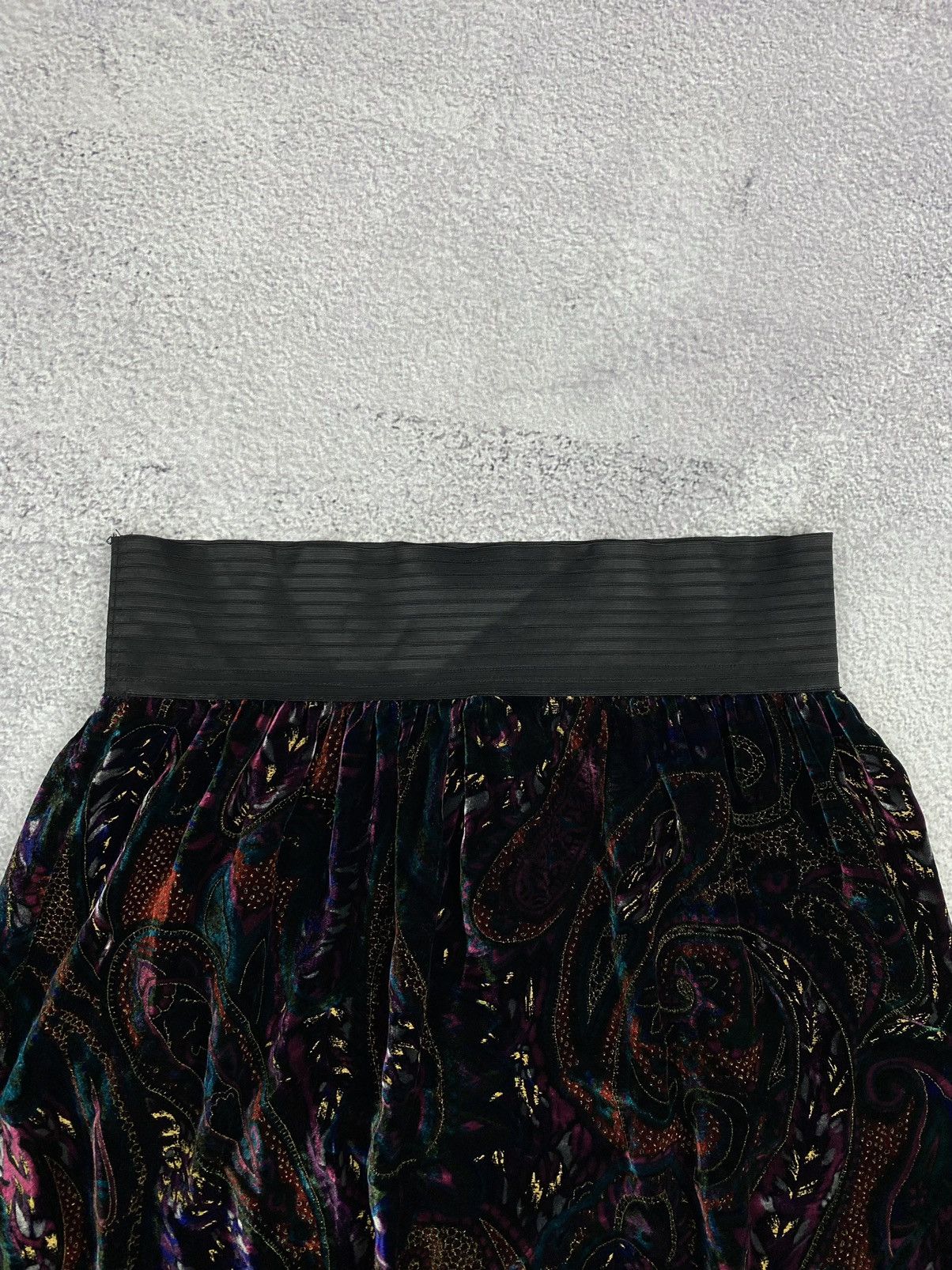 Designer × Sandro Sandro Viscose Silk Blend Velour/Velvet Paisley Skirt Size 26" / US 2 / IT 38 - 2 Thumbnail