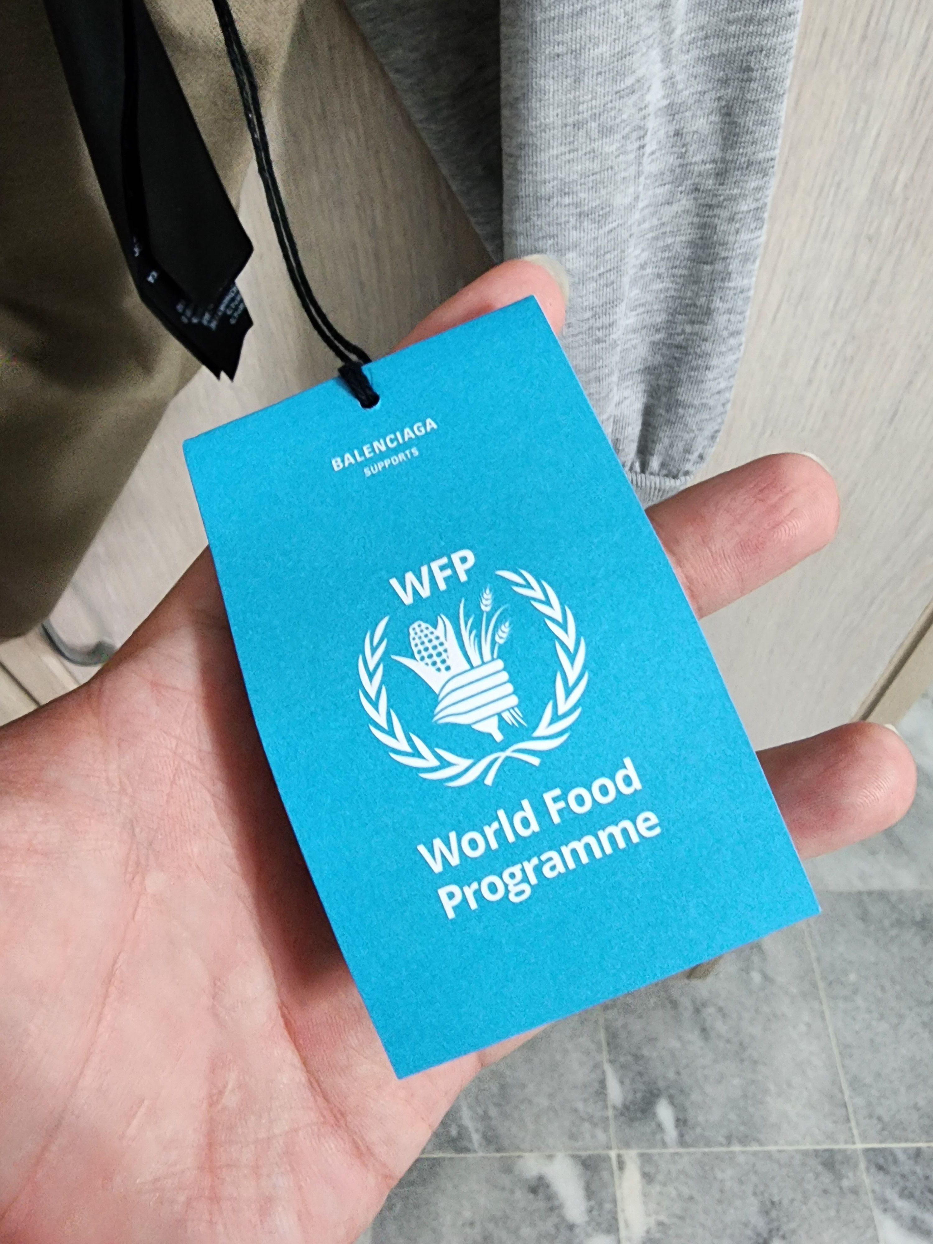 Balenciaga World Food Programme Double Sleeve T-Shirt Size US M / EU 48-50 / 2 - 8 Thumbnail