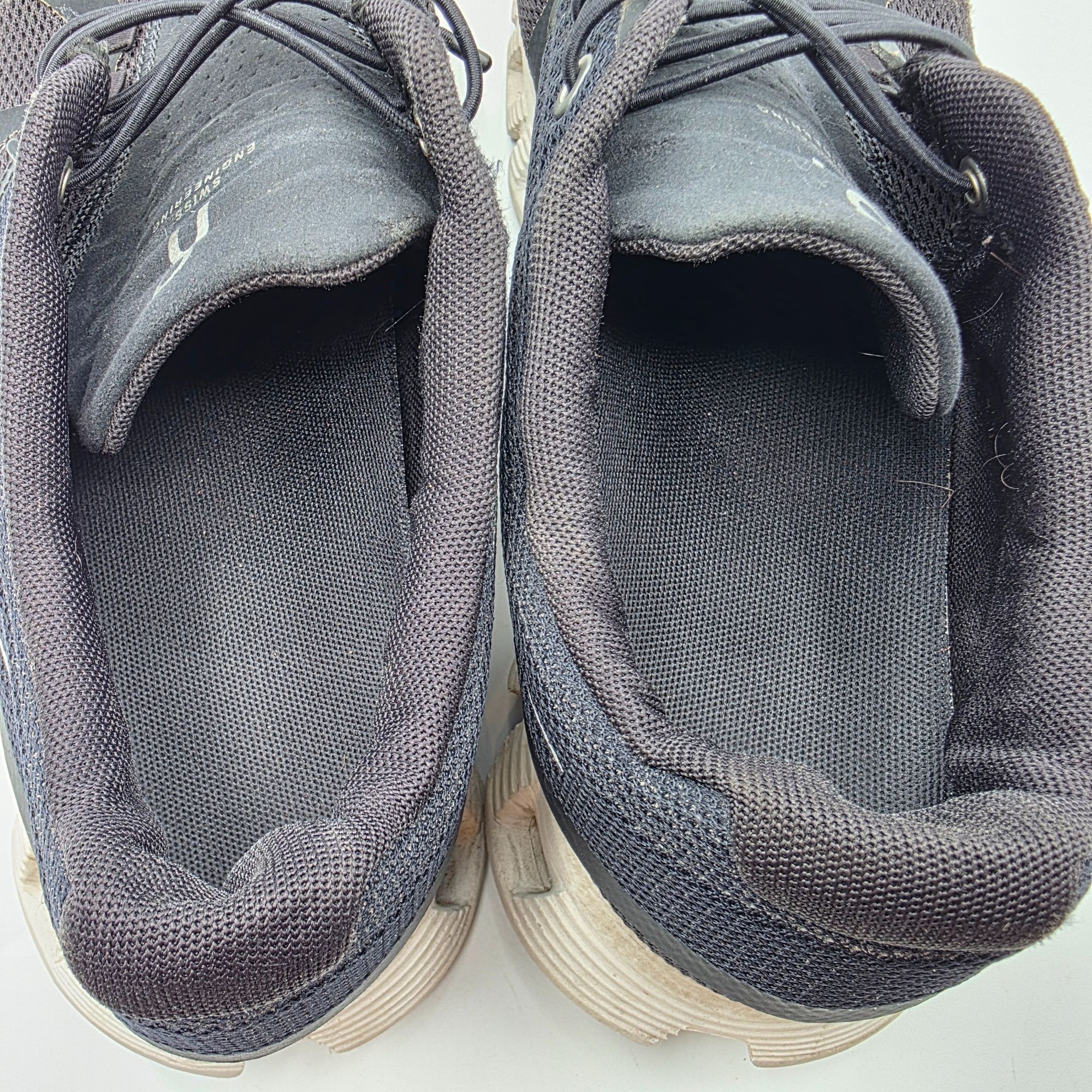 On On Cloud 5 Womens Size 8 Black White Lightweight Performance Size US 8 / IT 38 - 7 Thumbnail