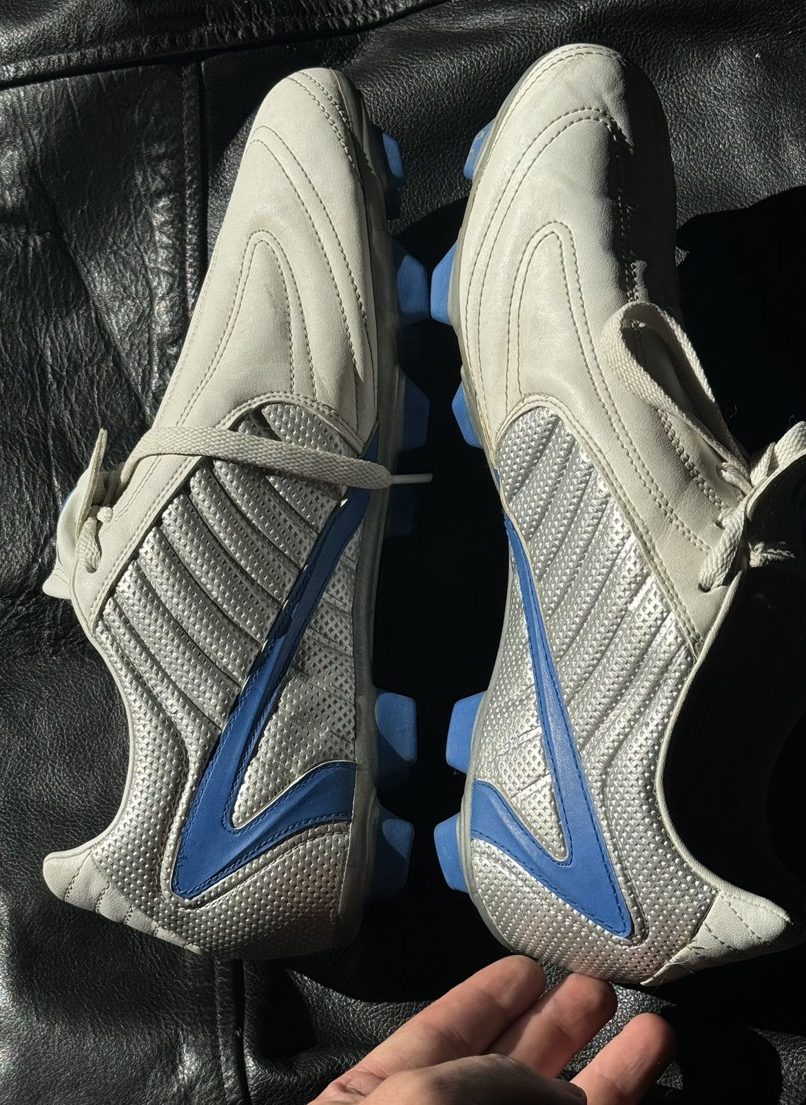 Adidas × Vintage 2004 Adidas Vintage F10 TRX HG soccer rare football boots Size US 10 / EU 43 - 12 Thumbnail