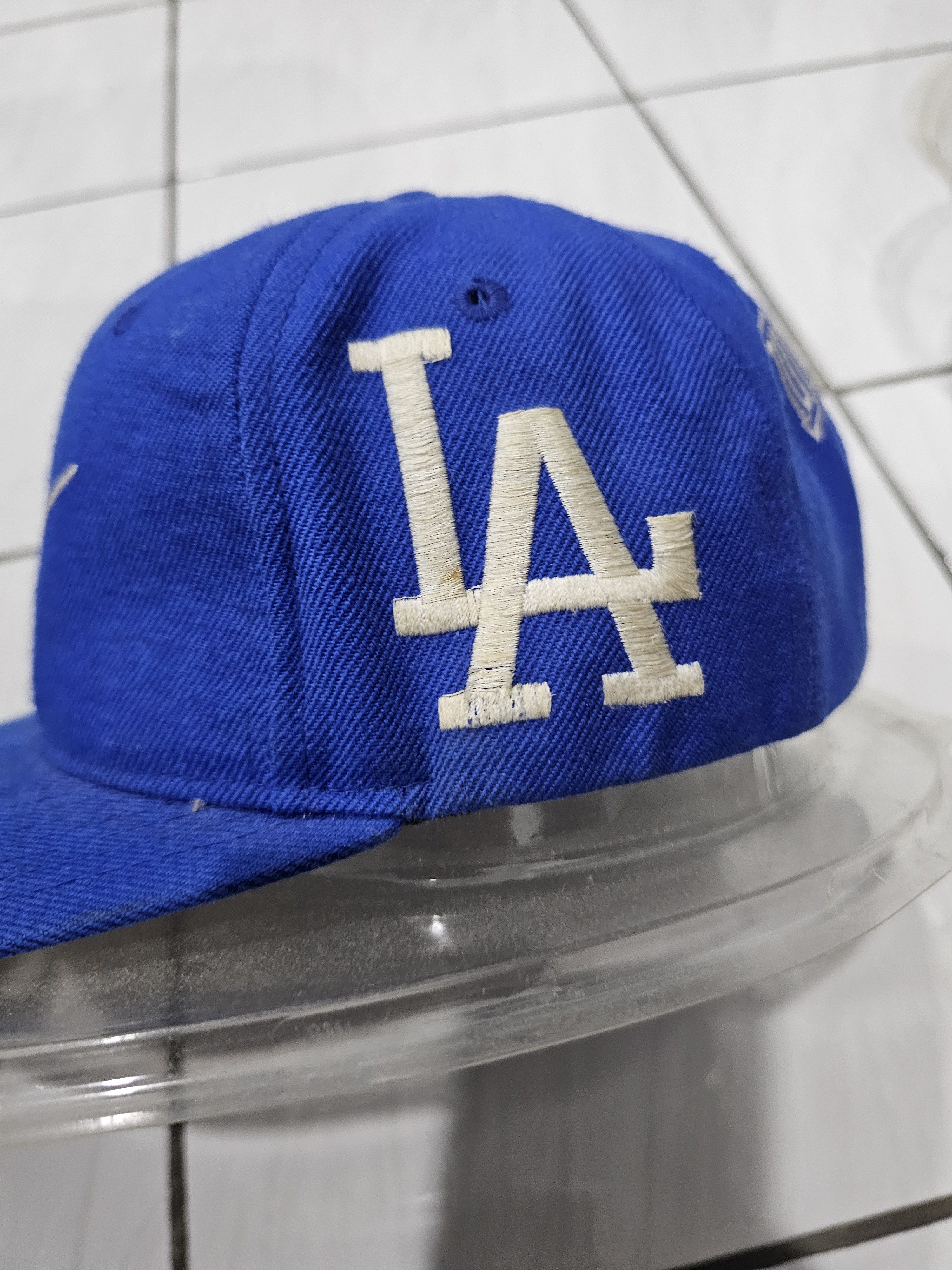 Nike Vintage 90s Nike x Los Angeles Dodgers Size ONE SIZE - 4 Thumbnail