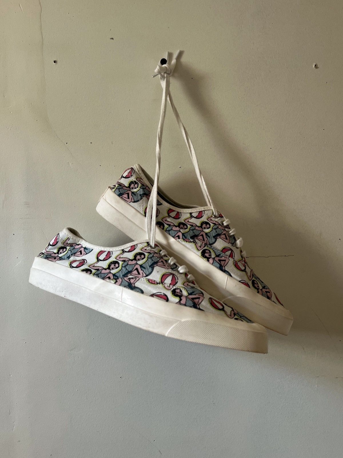 Maison Kitsune maison kitsune “Tenis dancing girls” canvas shoes Size US 10.5 / EU 43-44 - 5 Thumbnail