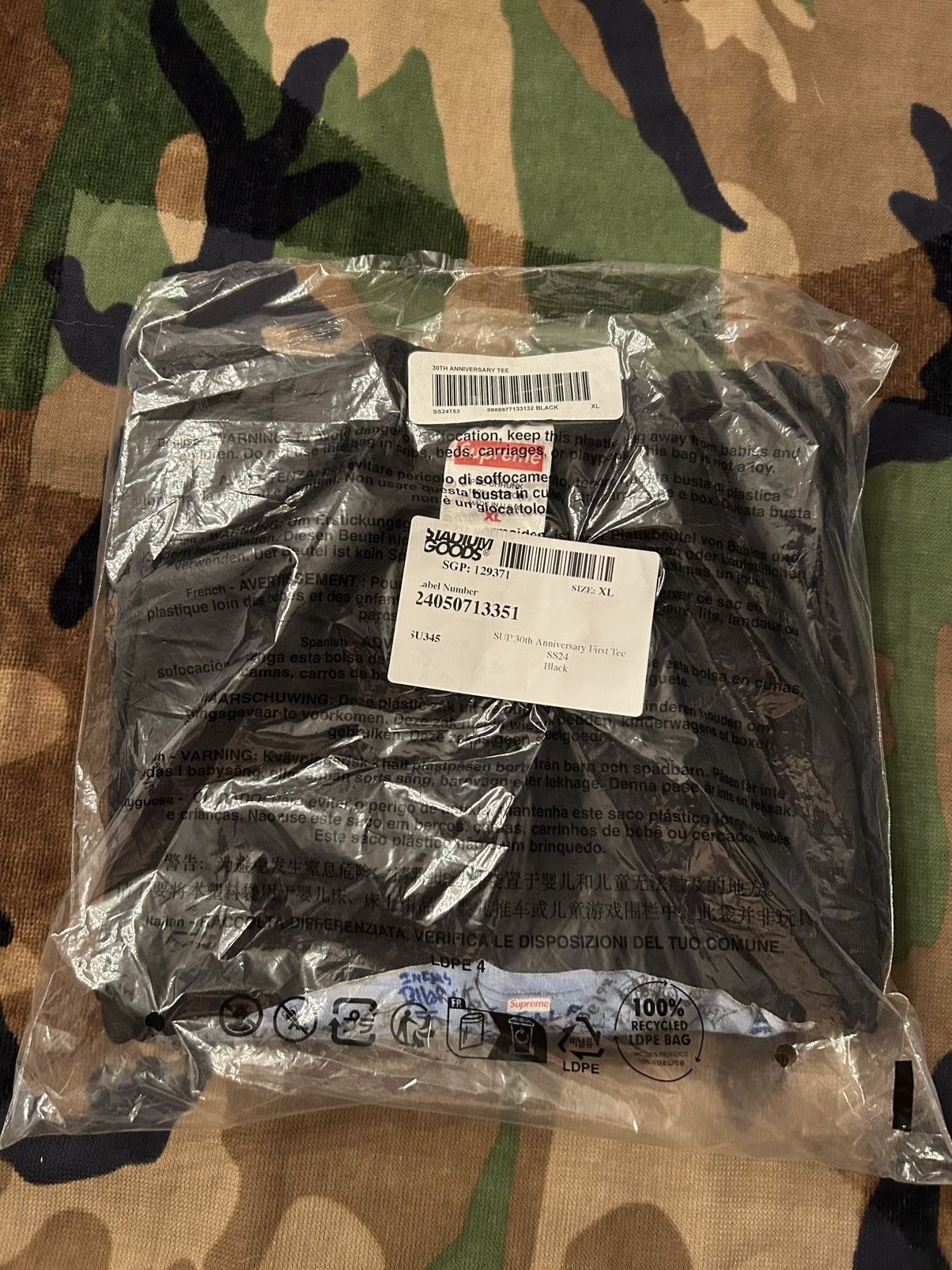 Supreme Supreme 30TH Anniversary First Tee Black XL SS24 Size US XL / EU 56 / 4 - 5 Thumbnail