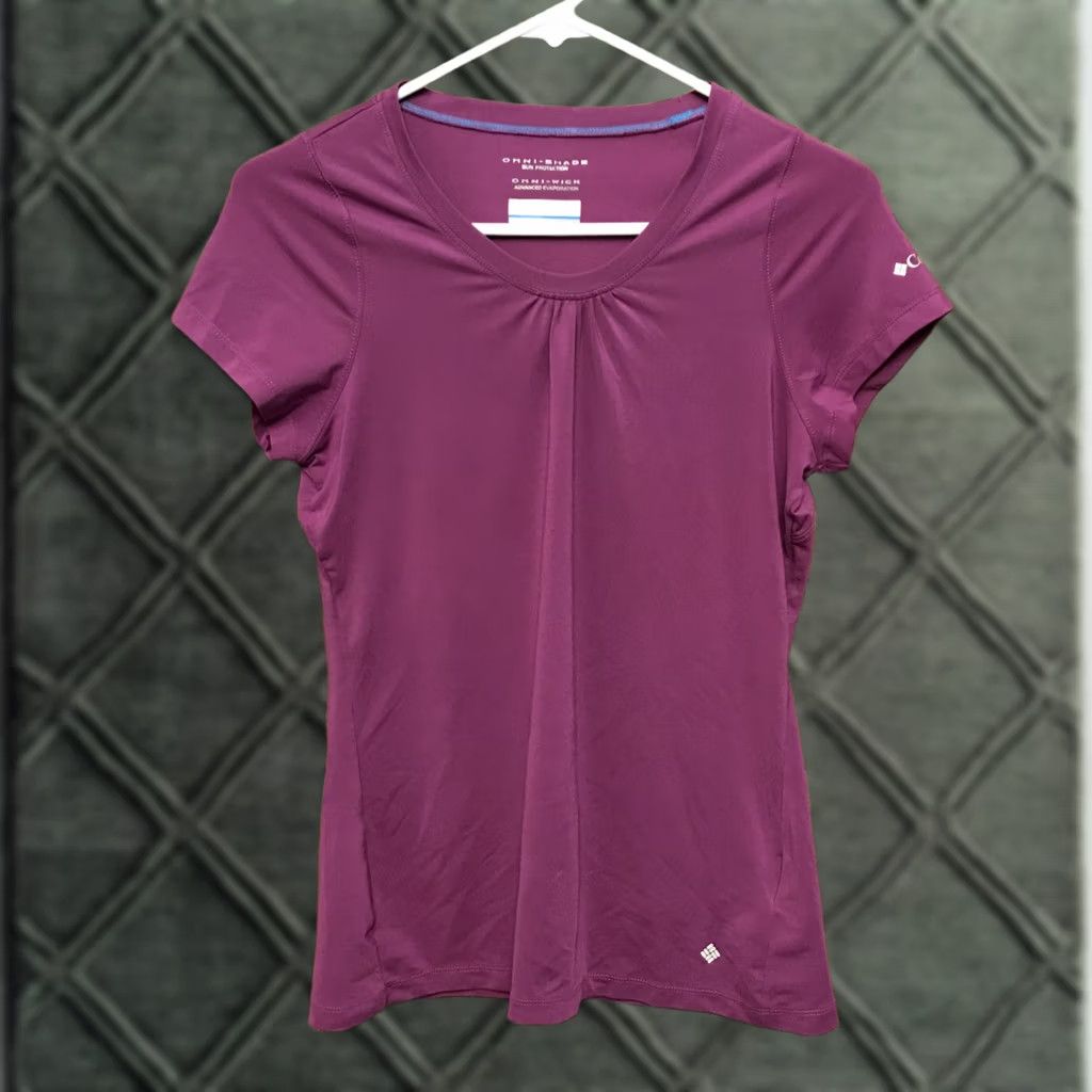 Vintage Columbia T-Shirt Women's SMALL Purple V-Neck Omni-Shade Omni-Wick Sun Protection Activewear Short Sleeve Regular Fit Adult Small Womens Shirts Size S / US 4 / IT 40 - 1 Thumbnail