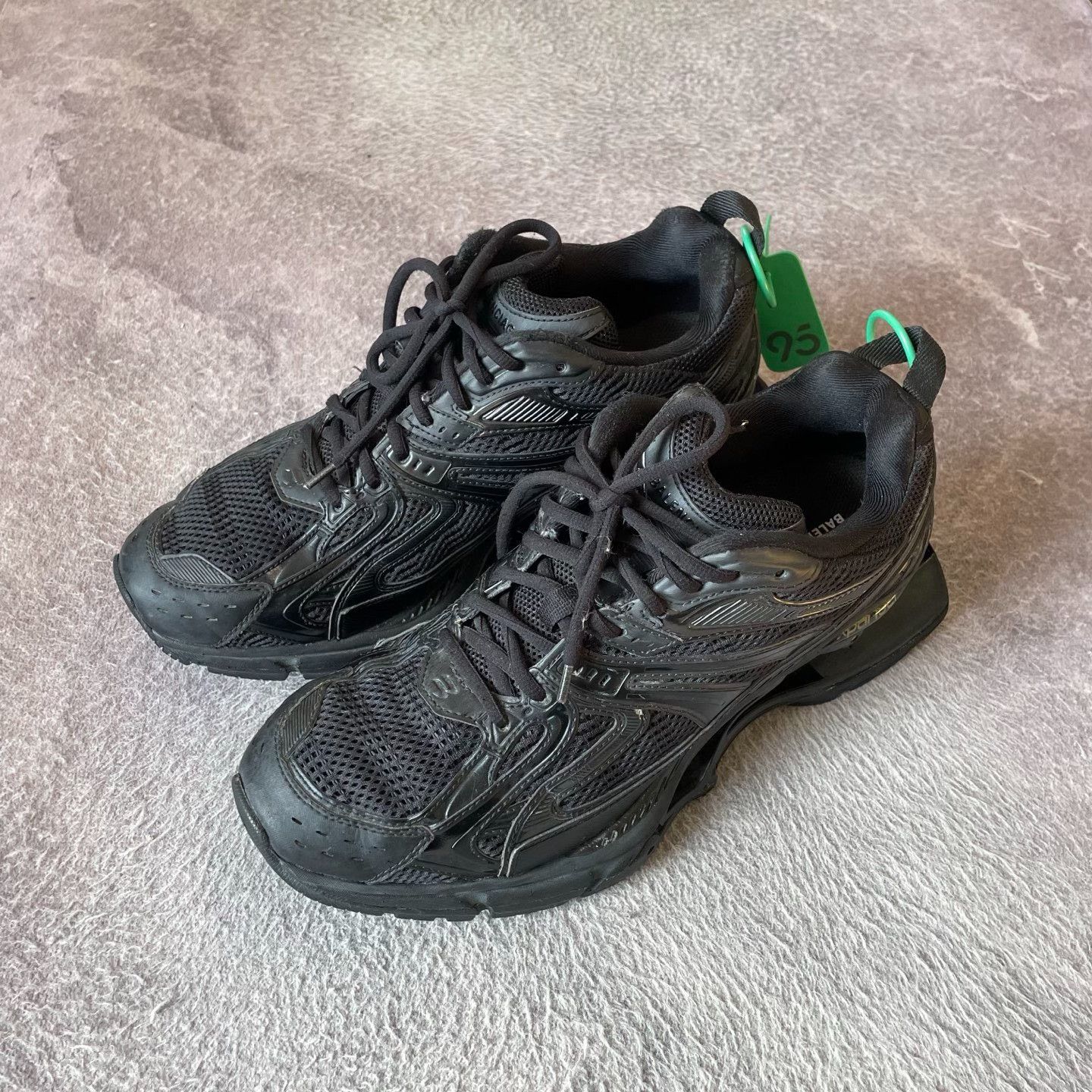 Balenciaga Balenciaga Black Lowtop Sneakers 43 Men Size US 10 / EU 43 - 1 Thumbnail