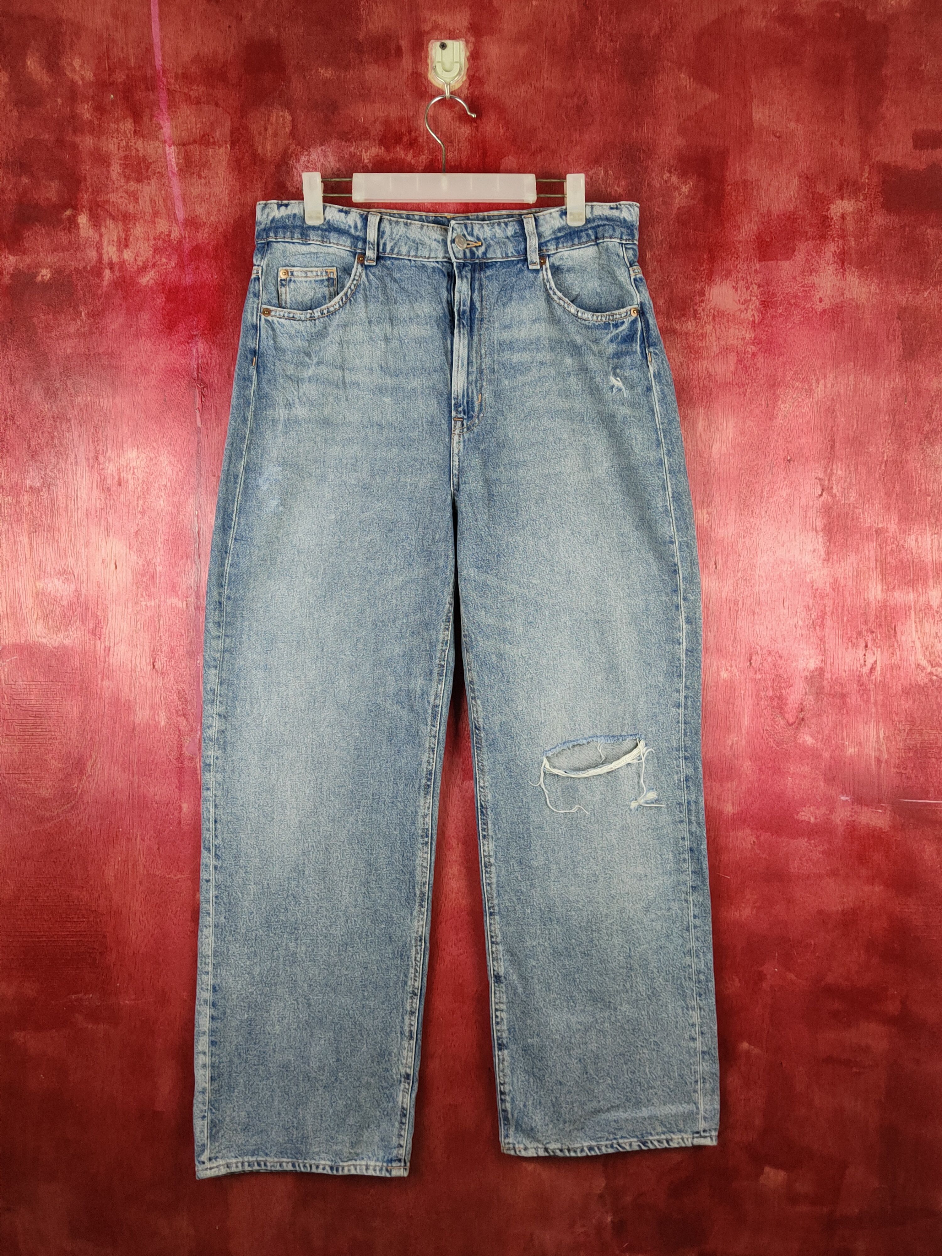image of H&m Blue Distressed Ripped Jeans S1624 in Blue Denim, Women's (Size 31)