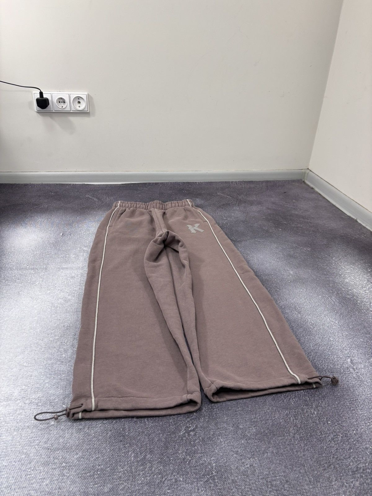 Karl Kani Karl Kani Y2K Women’s Brown Sidestripe Baggy Sweatpants Size 26" / US 2 / IT 38 - 3 Thumbnail