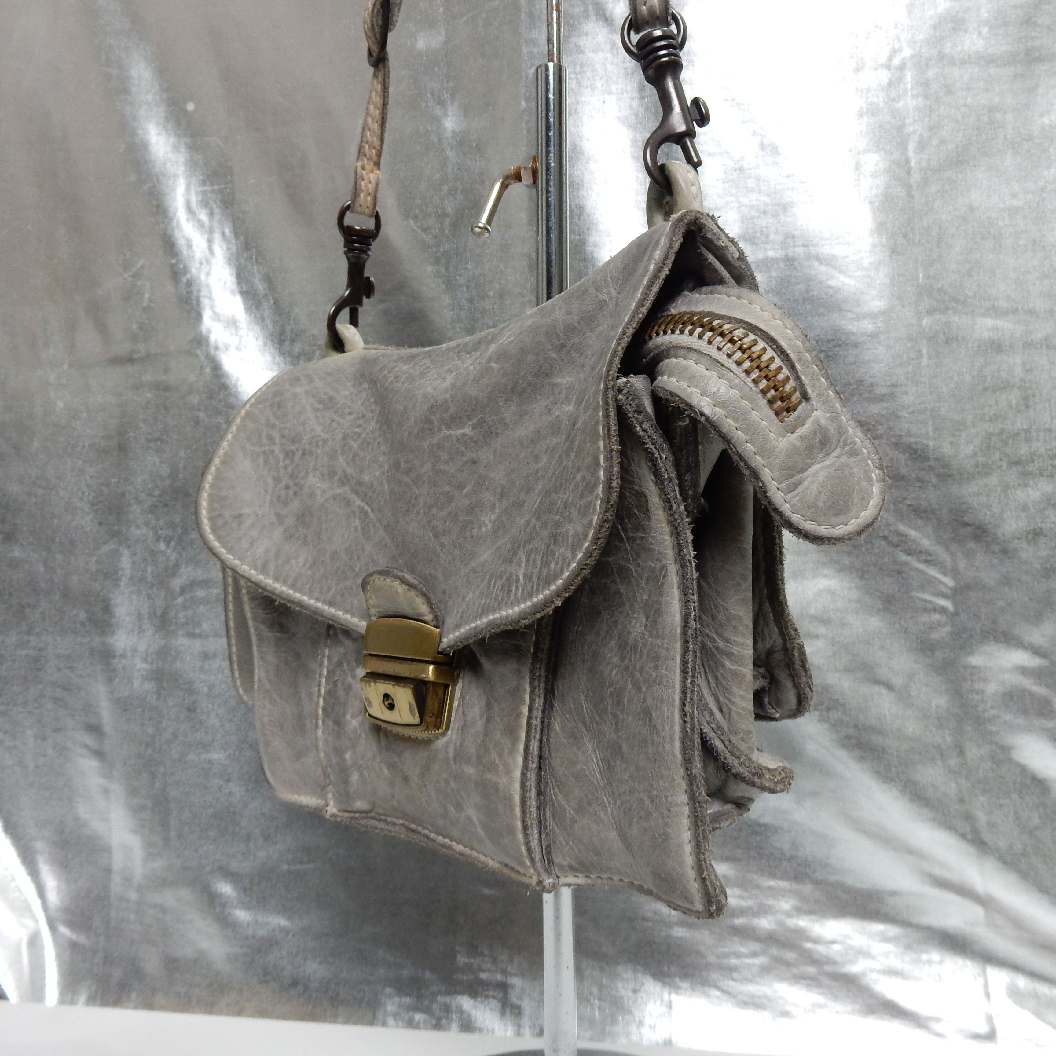 Genuine Leather × Vintage Italian designer real leather grey crossbody bag Size ONE SIZE - 2 Thumbnail