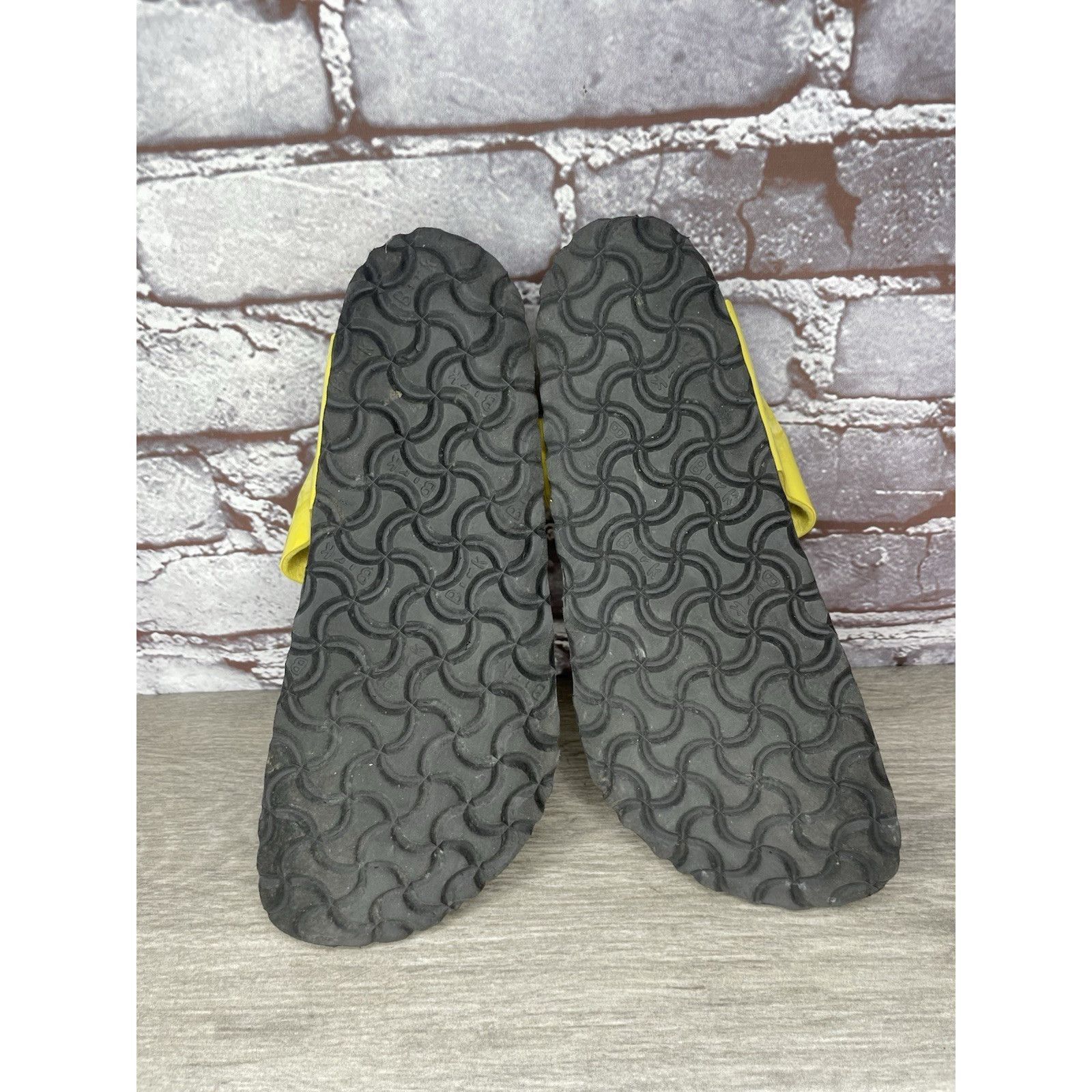 Birkenstock Birkenstock Gizeh Yellow Patent Leather Cork Slide Sandals W Size US 6.5 / IT 36.5 - 9 Thumbnail
