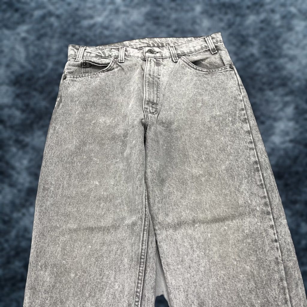 Levi's VINTAGE Levi's 550 Jeans Mens 34x28 Gray Acid Wash Relaxed Cropped Taper USA 90s Mens Jeans) Size US 34 / EU 50 - 1 Thumbnail