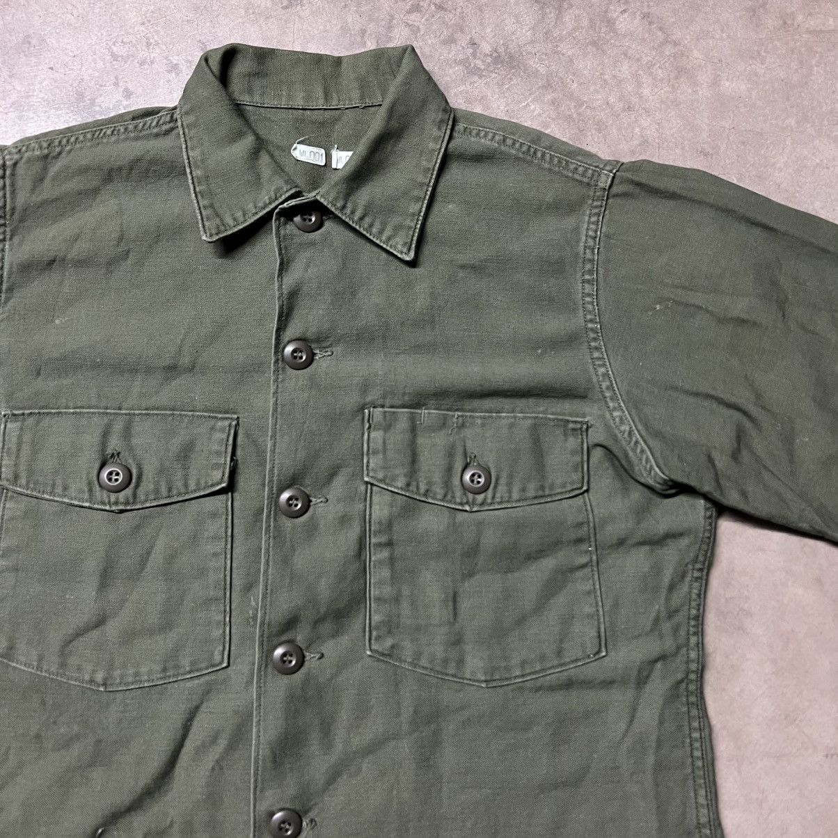 Vintage Vintage 1967 U.S. Military OG-107 Button-Up Sateen Shirt Size US M / EU 48-50 / 2 - 1 Thumbnail