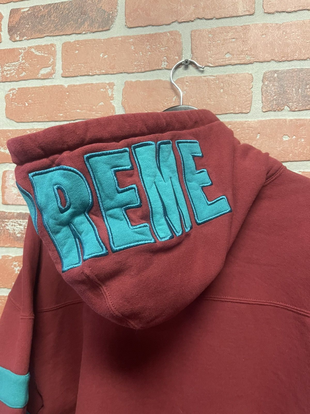Supreme Size M - Supreme US-NY Red Hoodie Brand New! Size US M / EU 48-50 / 2 - 7 Thumbnail