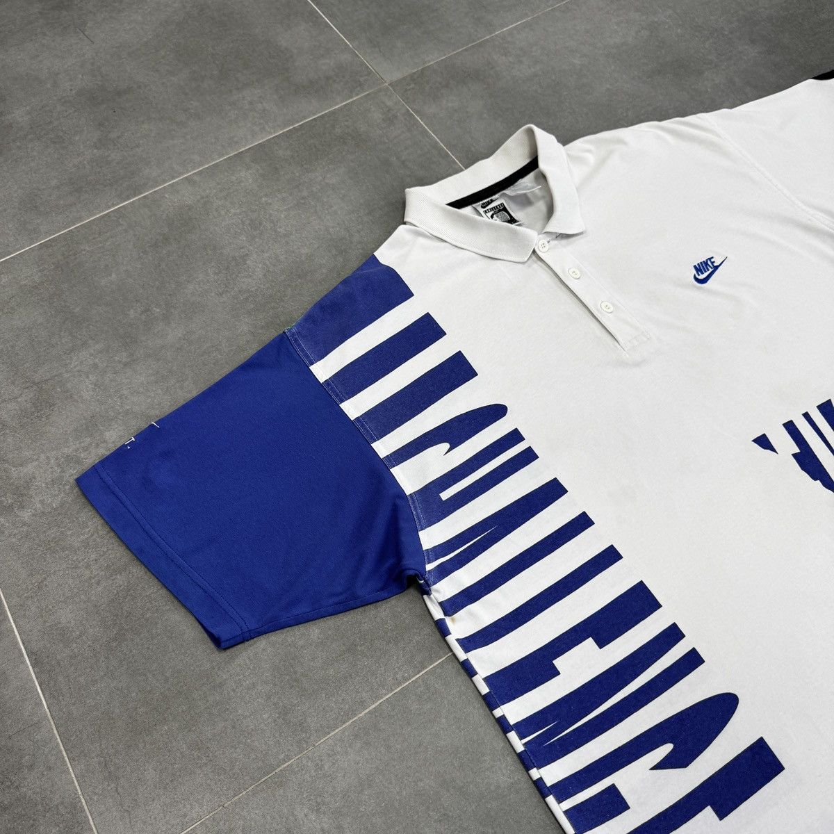 Nike Vintage Nike Challenge Court Agassi Tennis Rare Polo Shirt Size US L / EU 52-54 / 3 - 2 Thumbnail