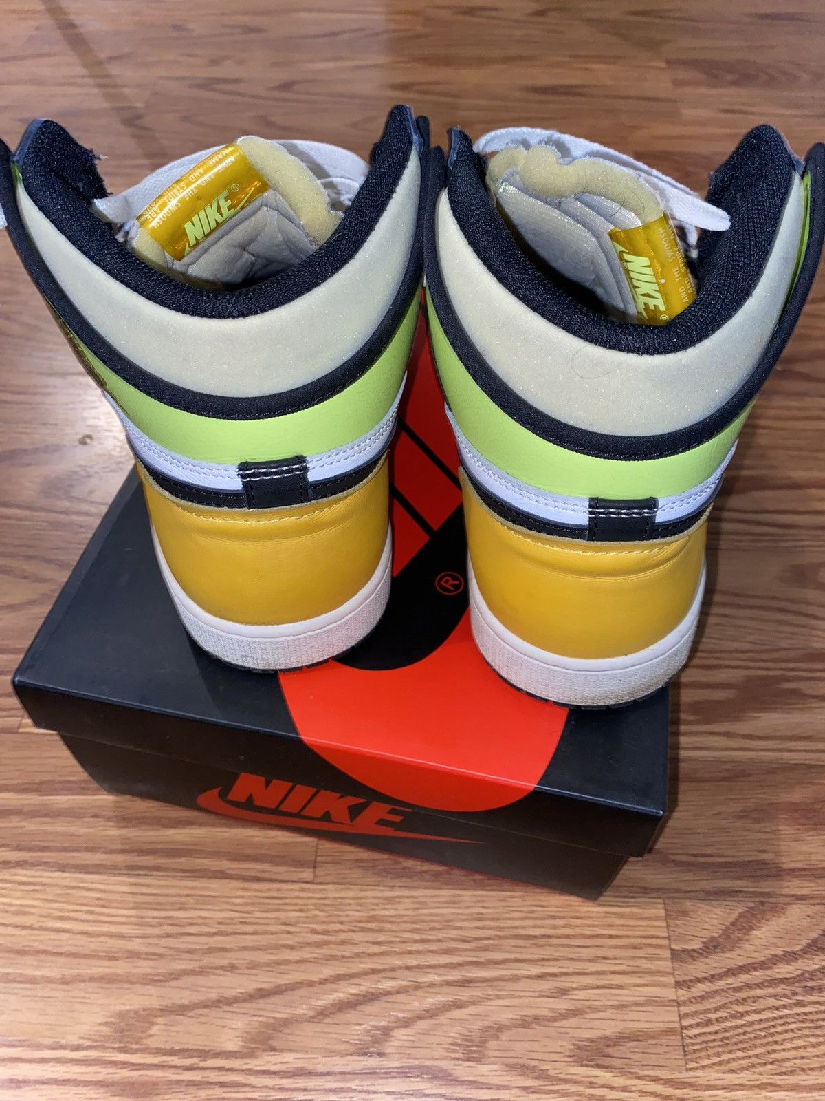 Jordan Brand Jordan 1 high volt Size US 9.5 / EU 42-43 - 4 Thumbnail