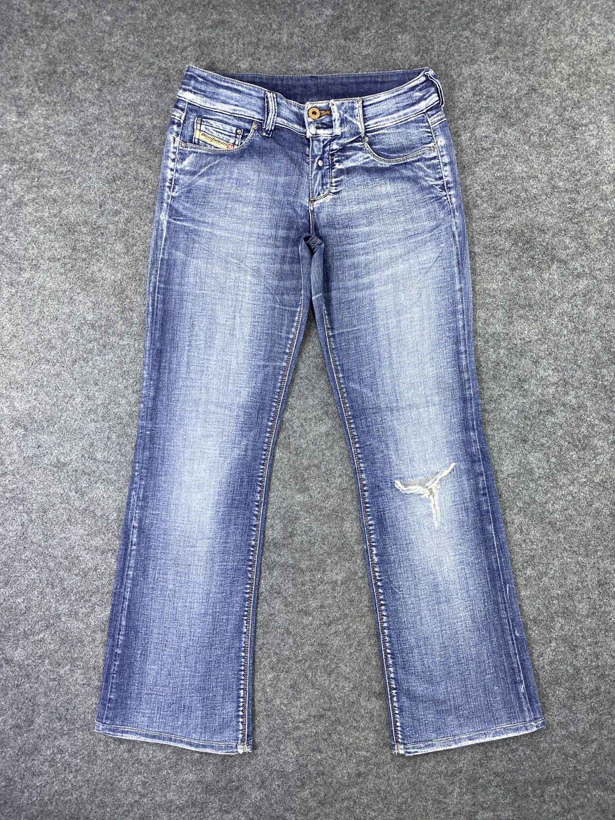 Diesel × Jean × Vintage Diesel Distressed Blue Wash Jeans - J1034 Size 28" / US 6 / IT 42 - 1 Thumbnail