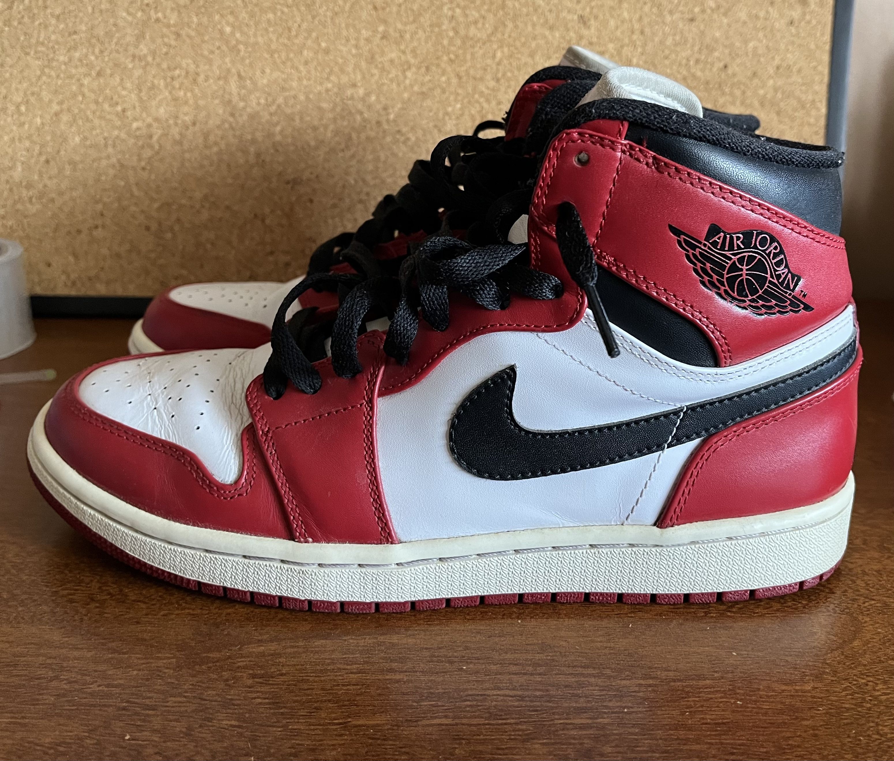 Jordan Brand × Nike Jordan 1 Chicago 2012 Size US 9 / EU 42 - 3 Thumbnail