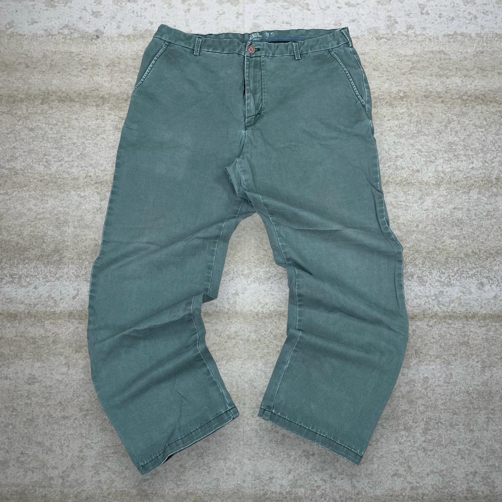 Izod Vintage Y2K Izod Khakis Pants 36x30 Relaxed Fit Green Cotton Size US 36 / EU 52 - 2 Thumbnail