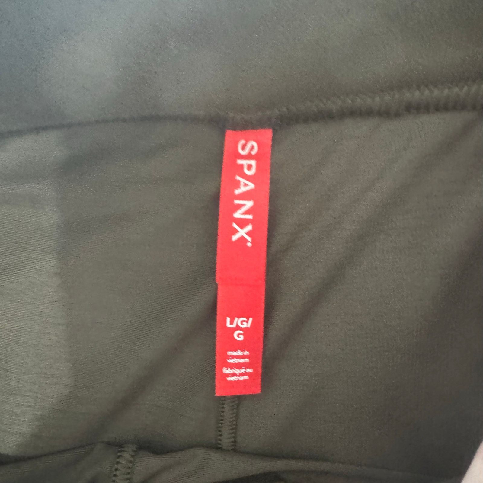 Spanx NWT Spanx Faux Suede Mini Skirt Built in Shorts L Green Size 32" / US 10 / IT 46 - 6 Thumbnail
