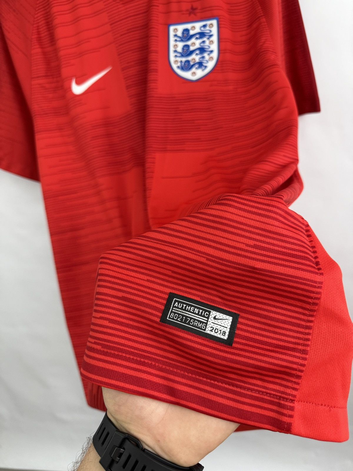 Nike 🏴󠁧󠁢󠁥󠁮󠁧󠁿 2018 Nike England Soccer Jersey T-Shirt Rare Retro Y2K Size US XL / EU 56 / 4 - 6 Thumbnail