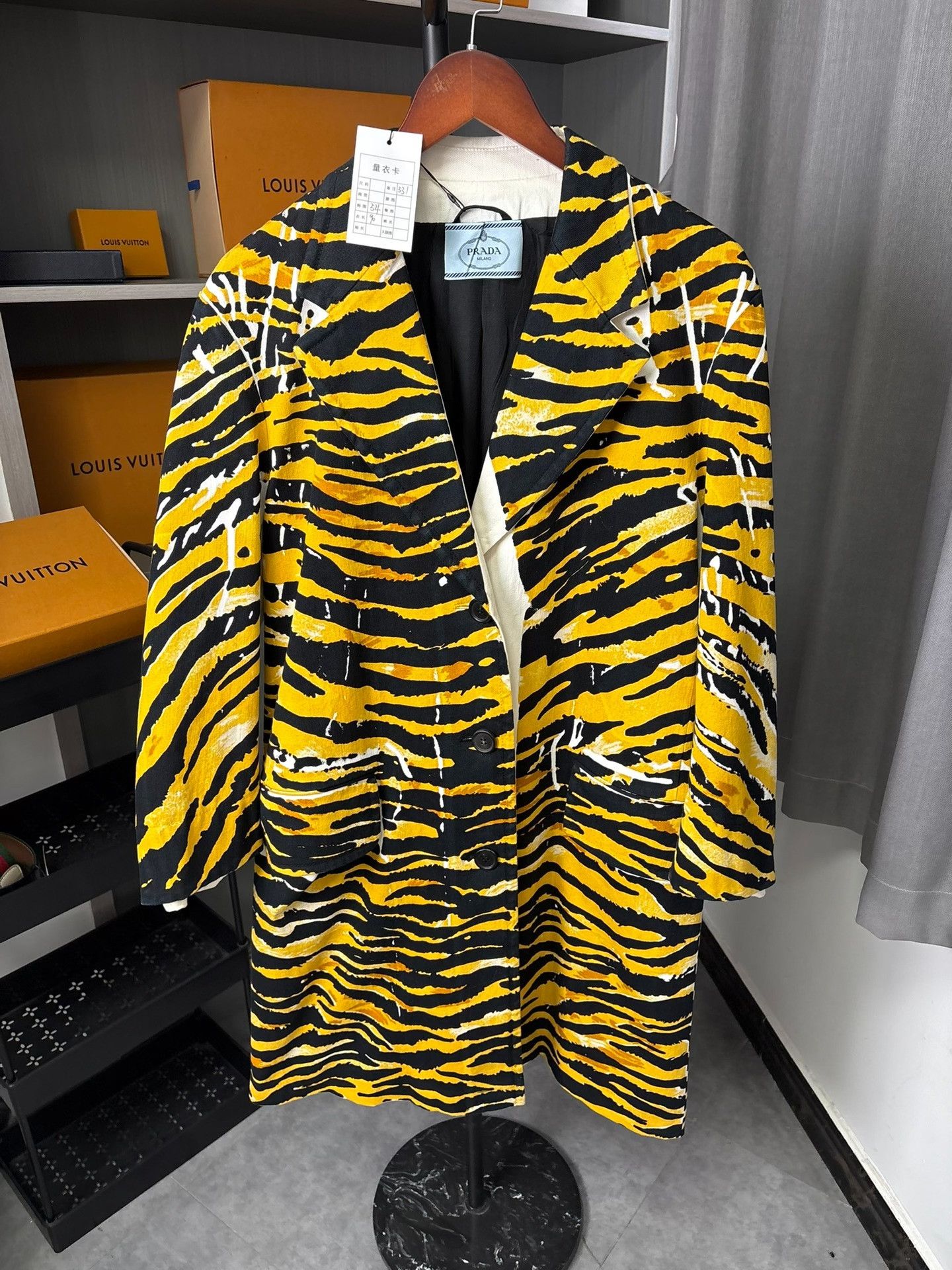 Prada Prada Animal Print Printed Light Jacket 40 Women Size S / US 4 / IT 40 - 1 Thumbnail