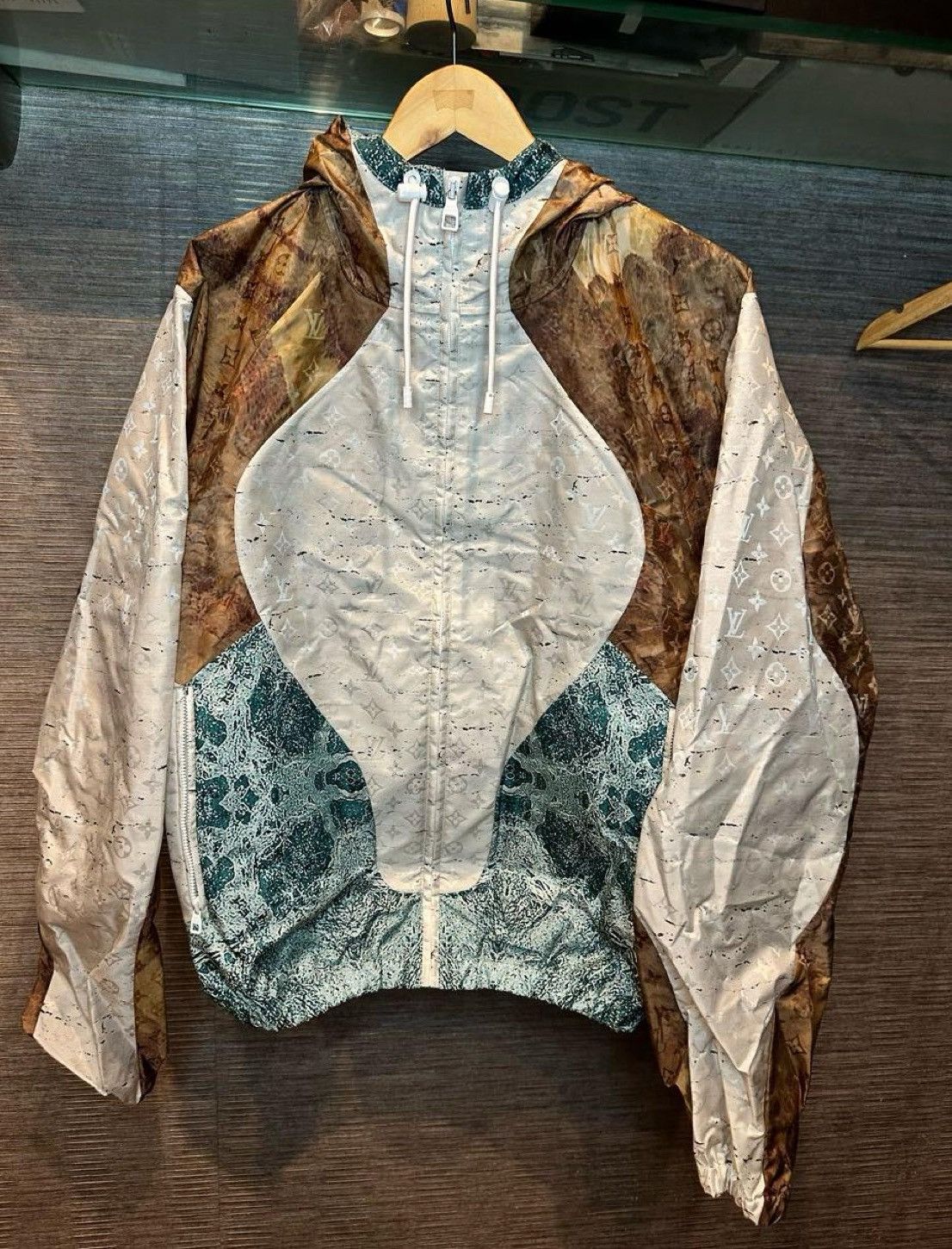 Louis Vuitton Louis Vuitton Monogram Jacket Size US L / EU 52-54 / 3 - 1 Thumbnail
