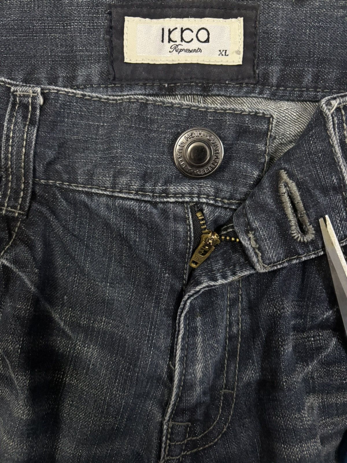 Japanese Brand Vintage Japanese Brand Dark Blue Wash Loose Distressed Jeans Size US 34 / EU 50 - 13 Thumbnail